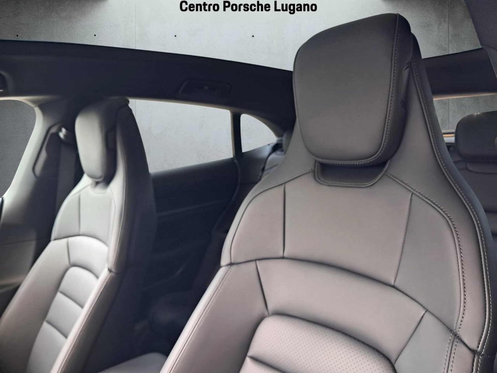 PORSCHE Taycan Sport Turismo-image-25