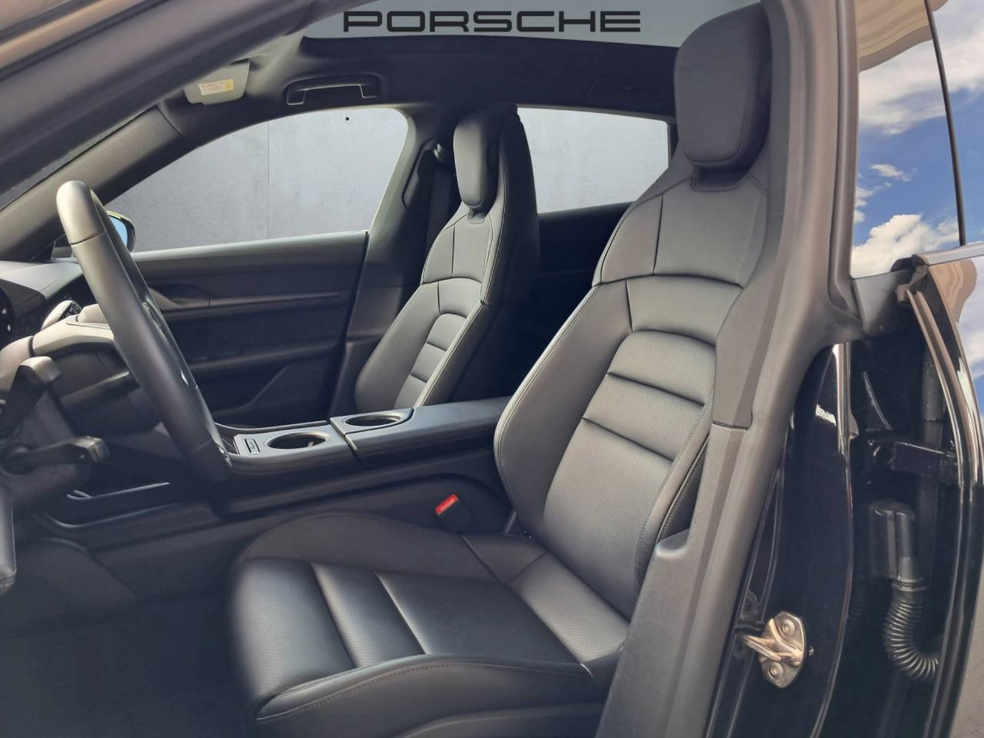 PORSCHE Taycan Sport Turismo-image-4
