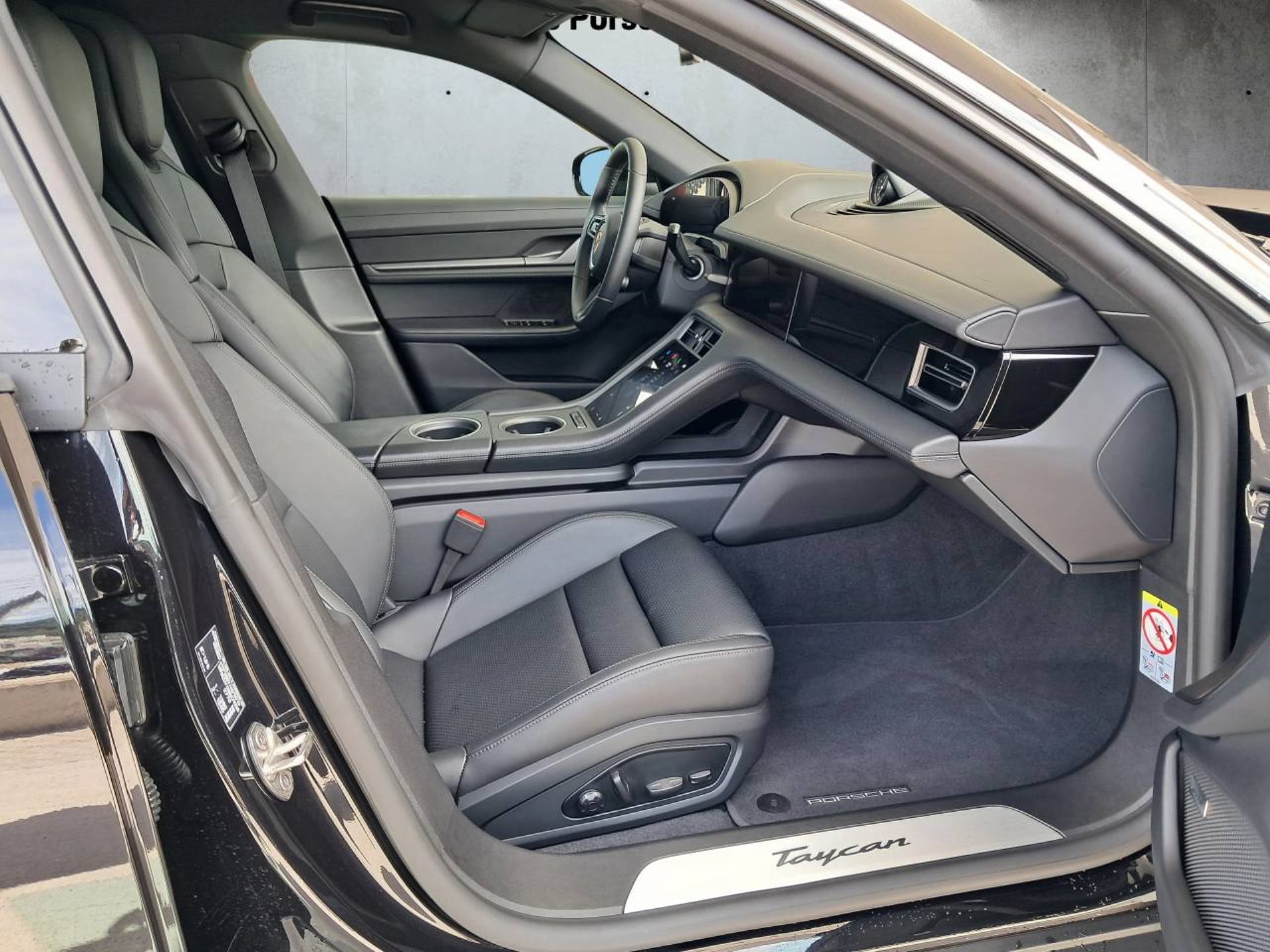 PORSCHE Taycan Sport Turismo-image-13