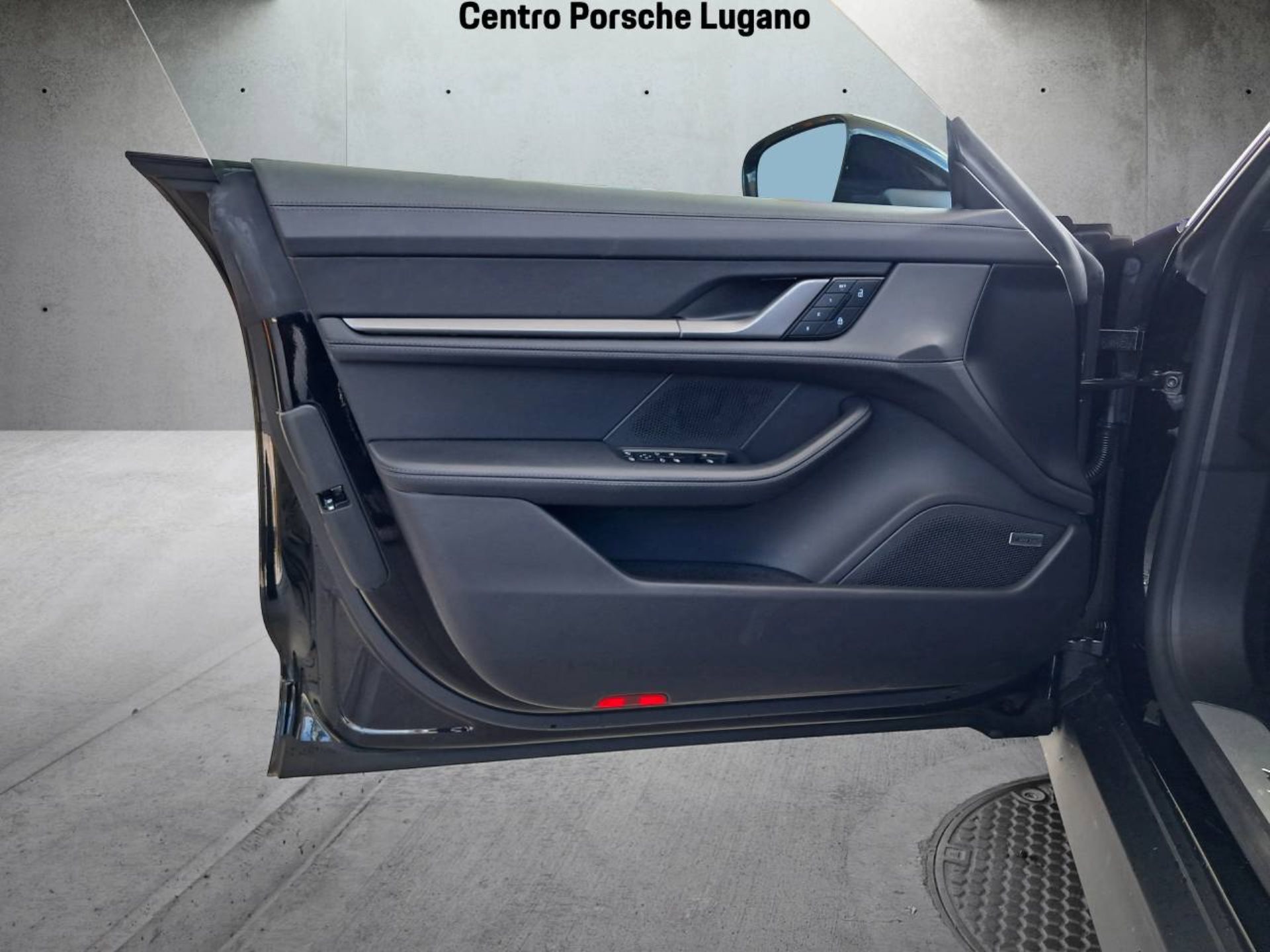 PORSCHE Taycan Sport Turismo-image-28