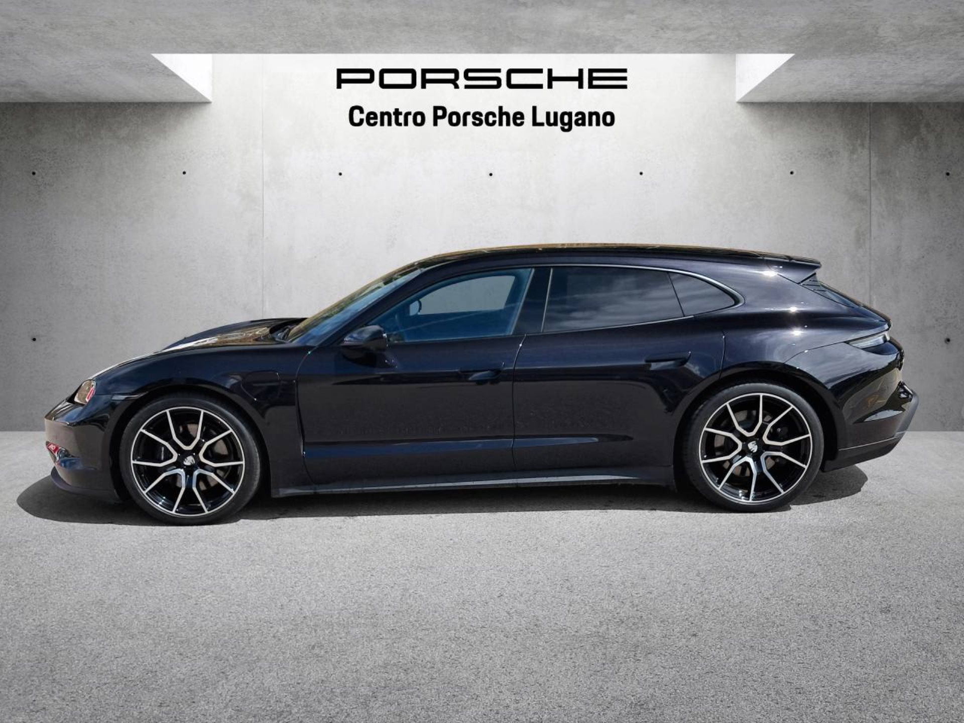 PORSCHE Taycan Sport Turismo-showroom-element-1
