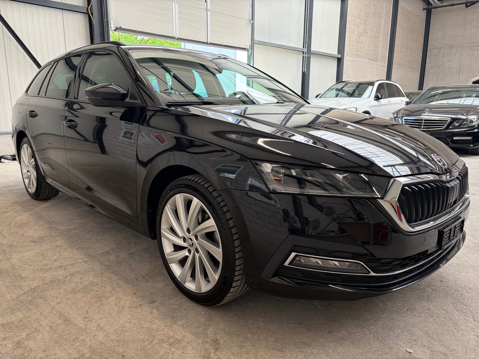 SKODA Octavia Combi 1.5 TSI mHEV DSG Style-image-4