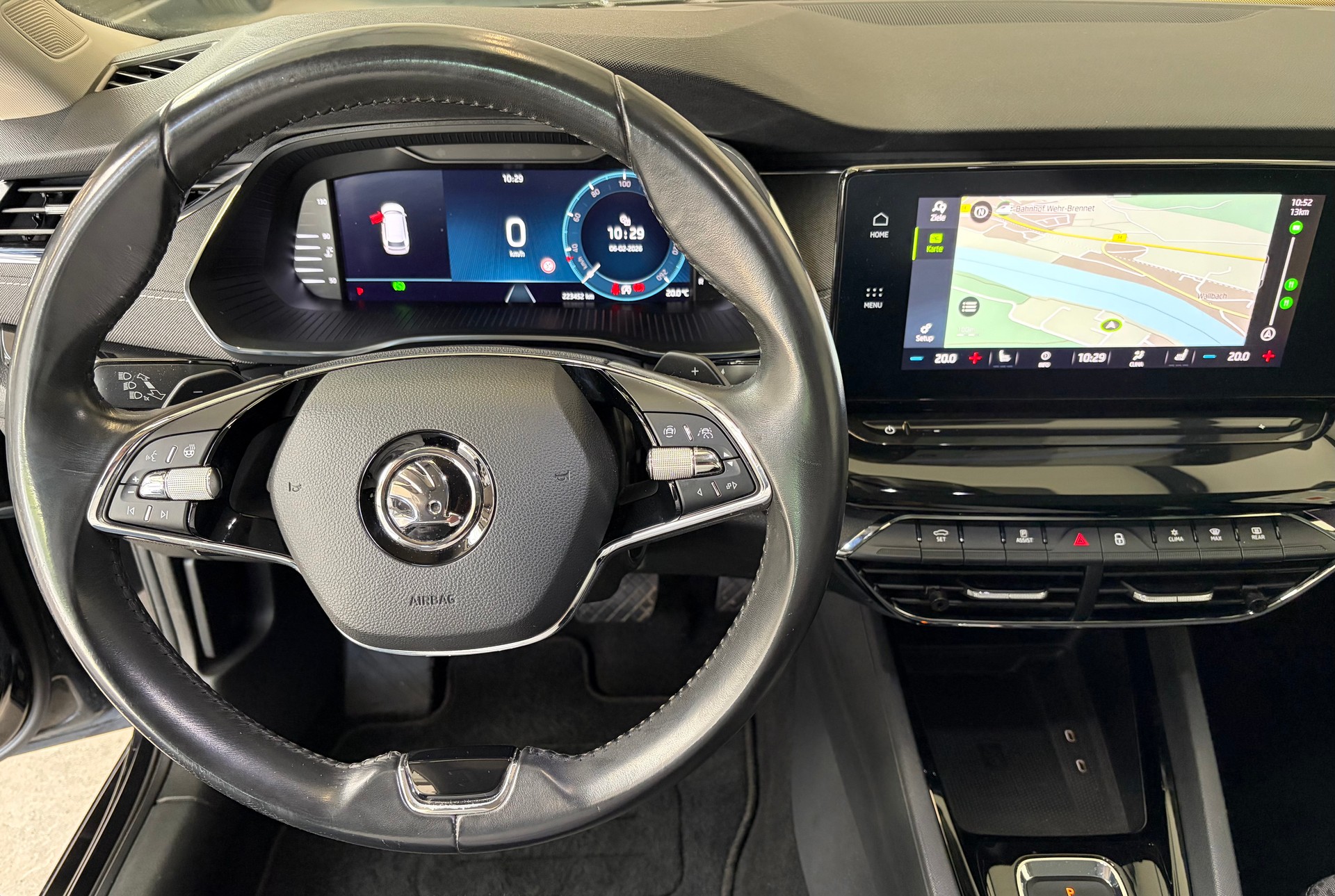 SKODA Octavia Combi 1.5 TSI mHEV DSG Style-image-10