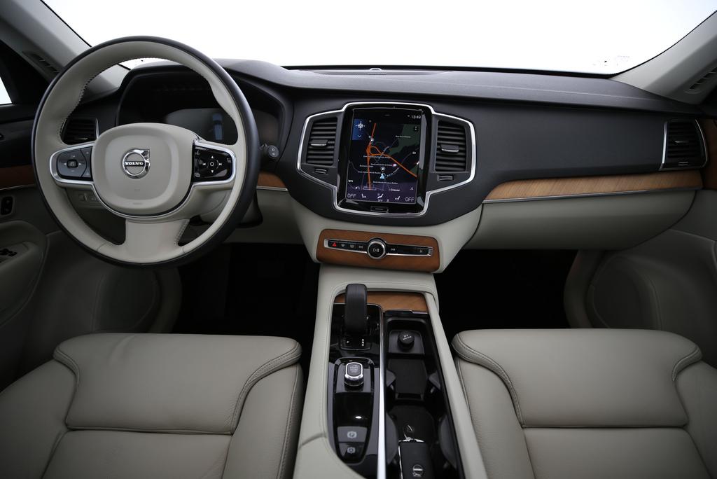 VOLVO XC90 2.0 T8 TE Inscription Expression 7P. eAWD-image-4