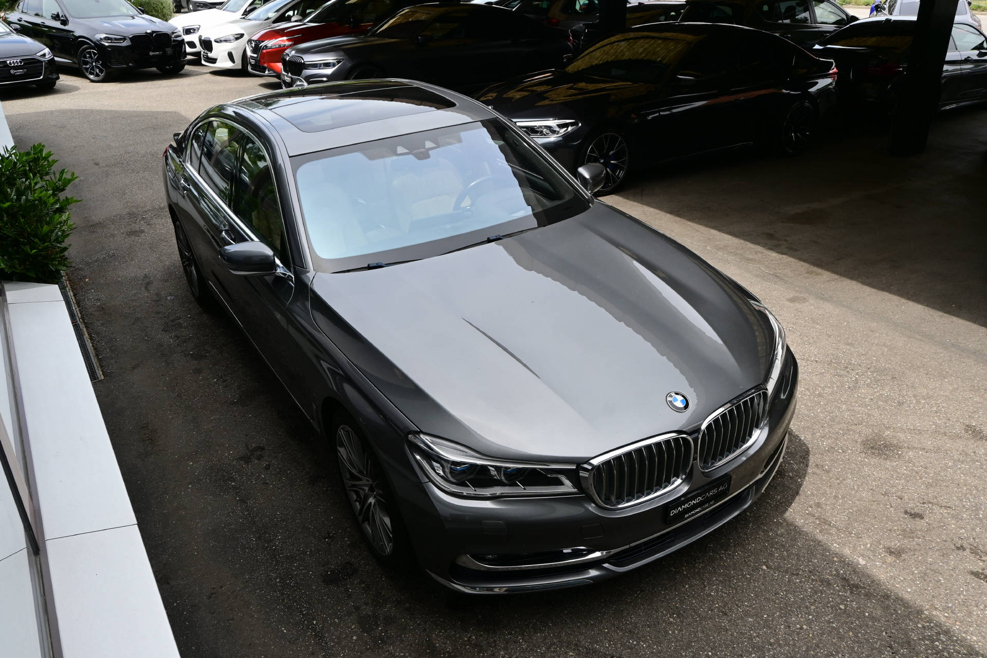 BMW 750Li xDrive **Individual**Pack Executive Lounge**-image-2