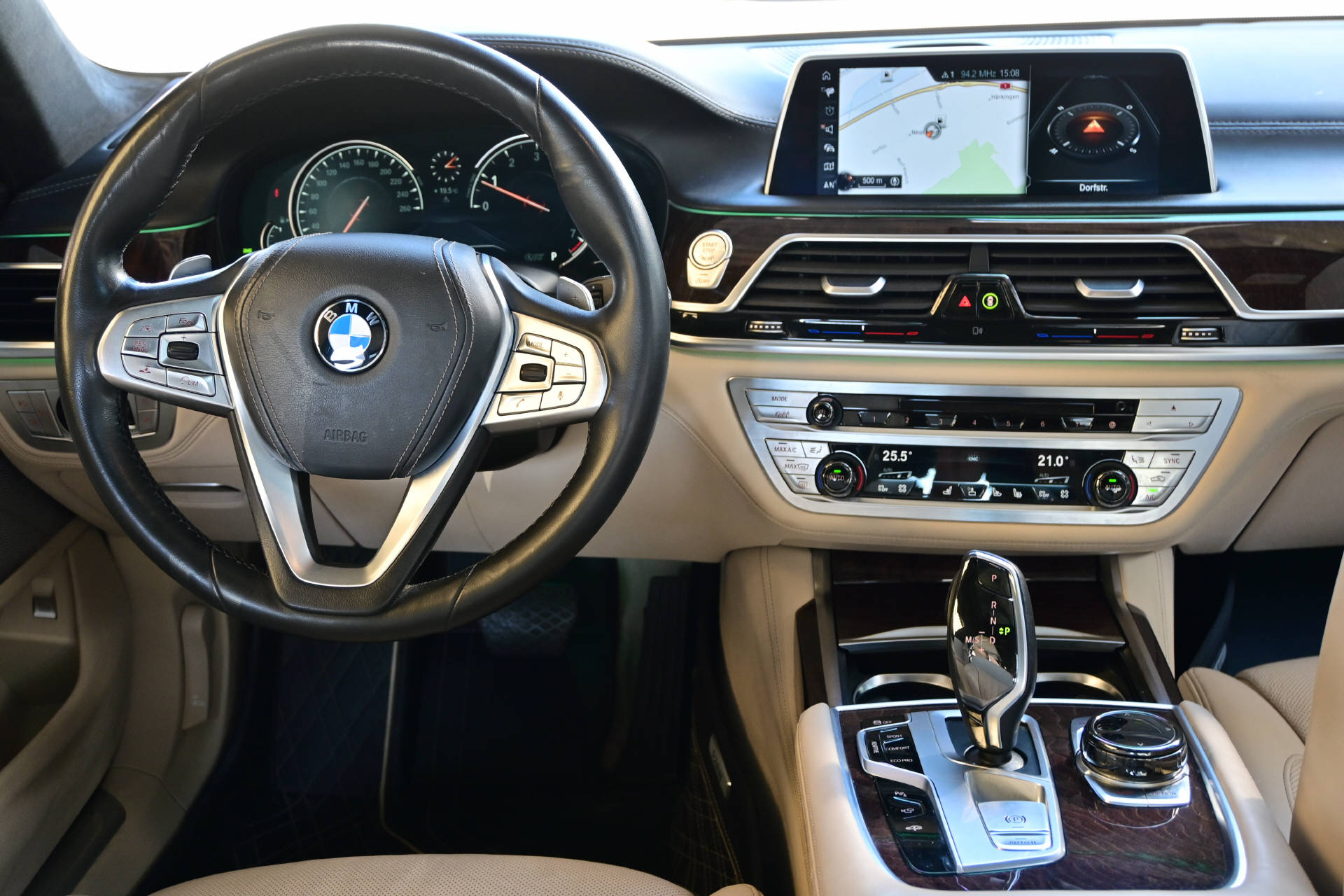 BMW 750Li xDrive **Individual**Pack Executive Lounge**-image-10