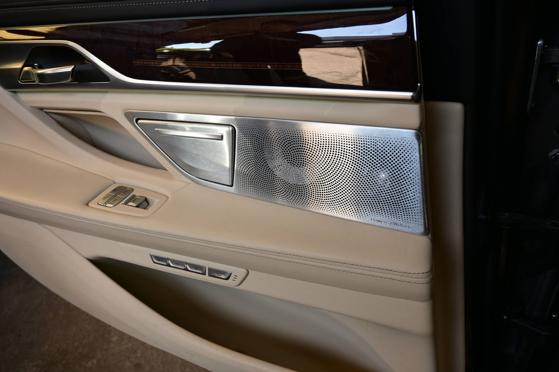 BMW 750Li xDrive **Individual**Pack Executive Lounge**-image-20