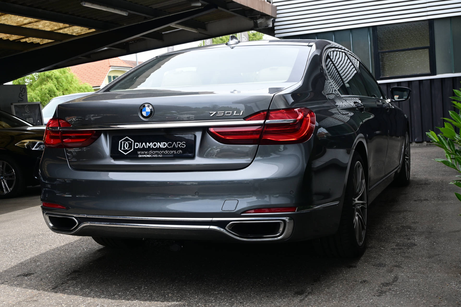 BMW 750Li xDrive **Individual**Pack Executive Lounge**-image-6
