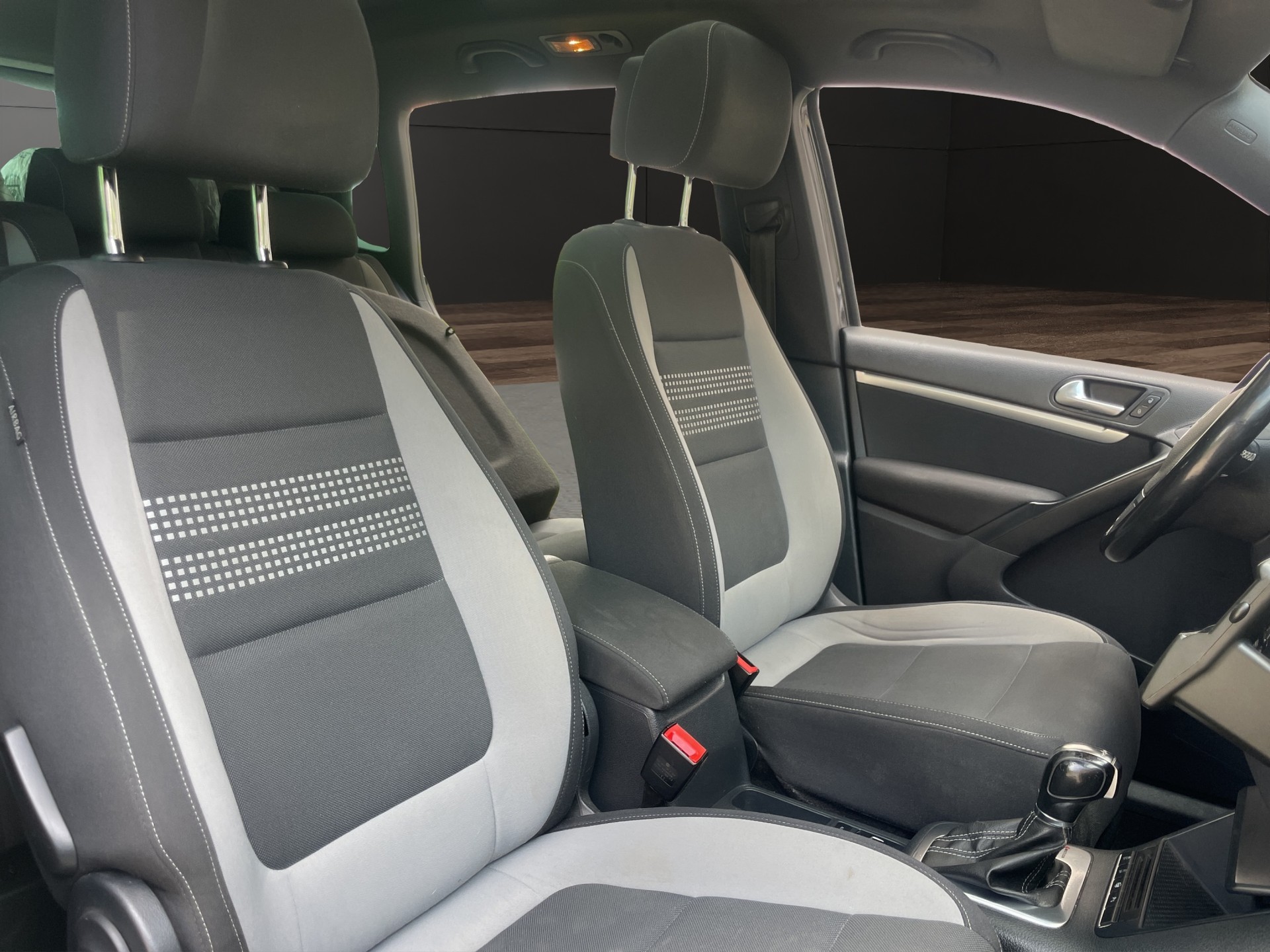 VW Tiguan 2.0 TDI BMT Design 4Motion DSG-image-11