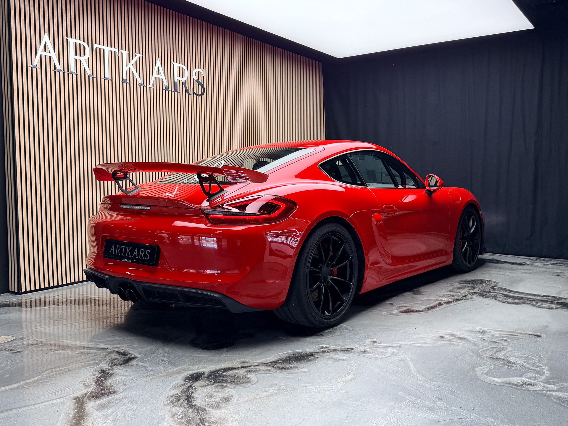 PORSCHE Cayman GT4-image-4