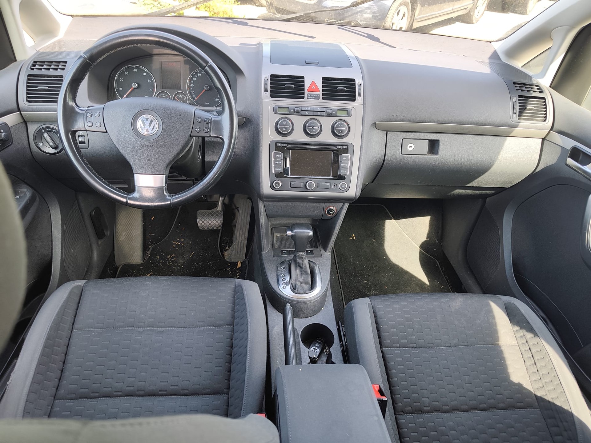 VW Touran 1.4 TSI Highline DSG-image-6