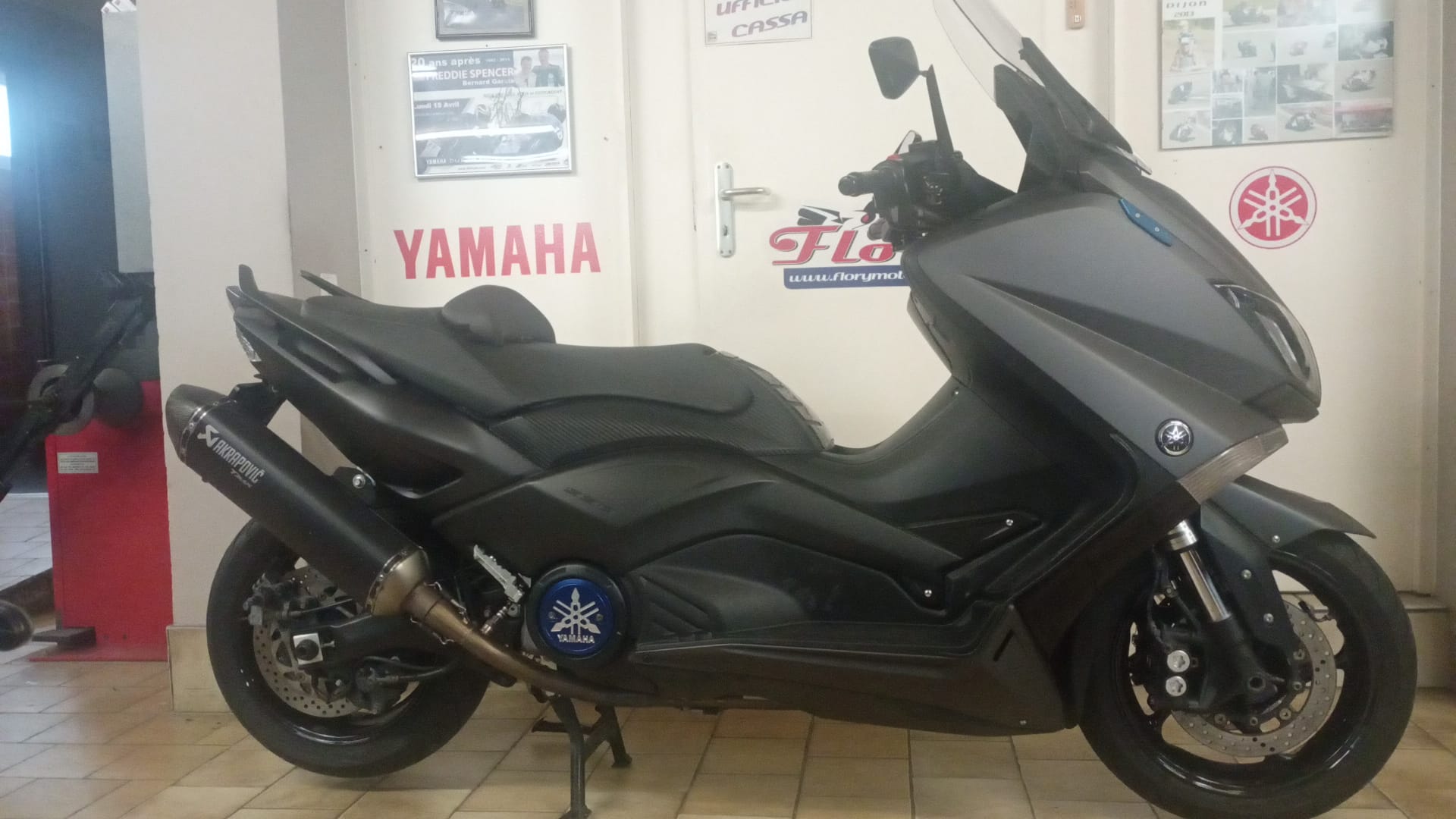 YAMAHA T-MAX XP 530 ABS-image-6