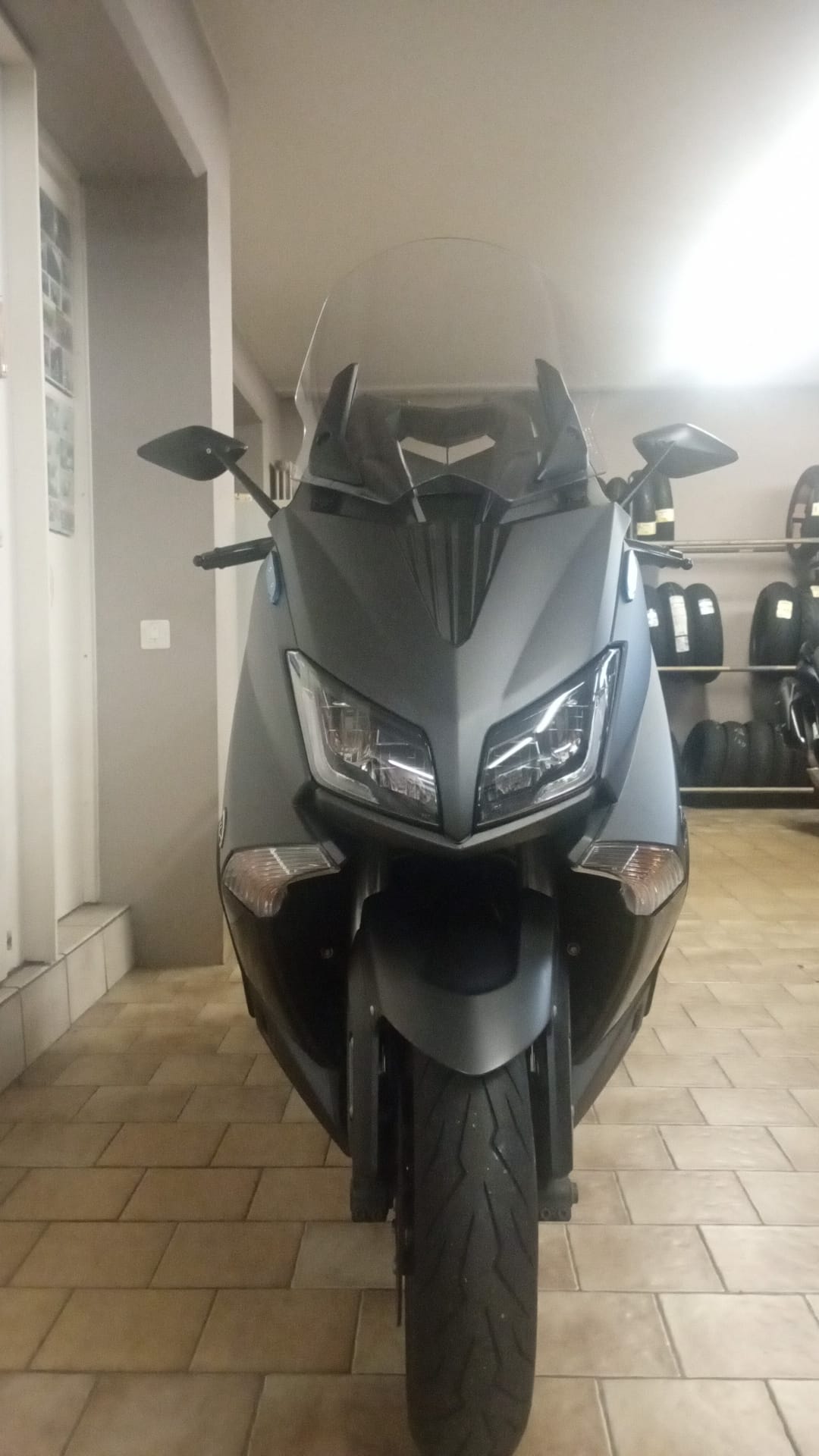 YAMAHA T-MAX XP 530 ABS-image-1