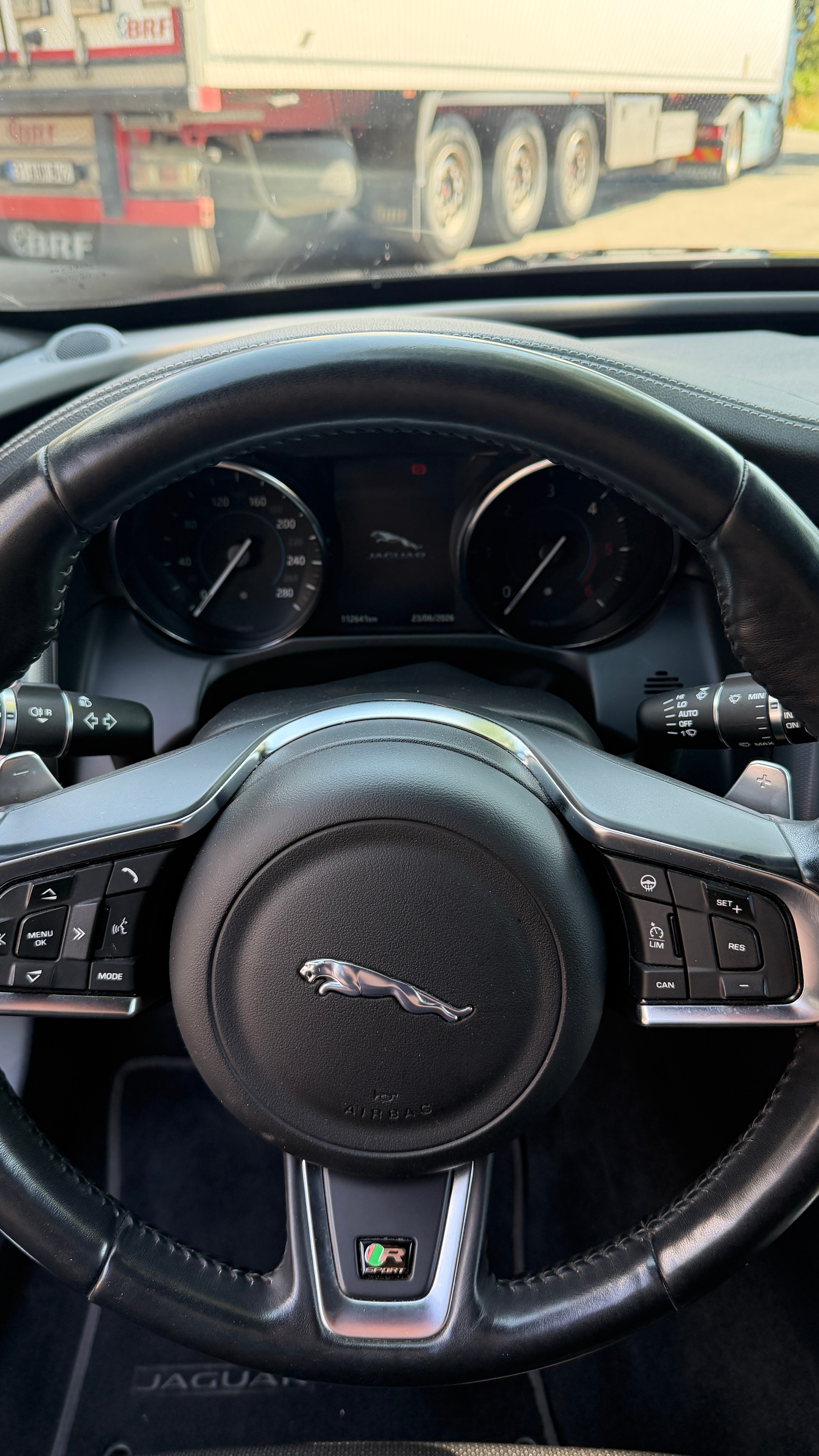 JAGUAR XF-image-10