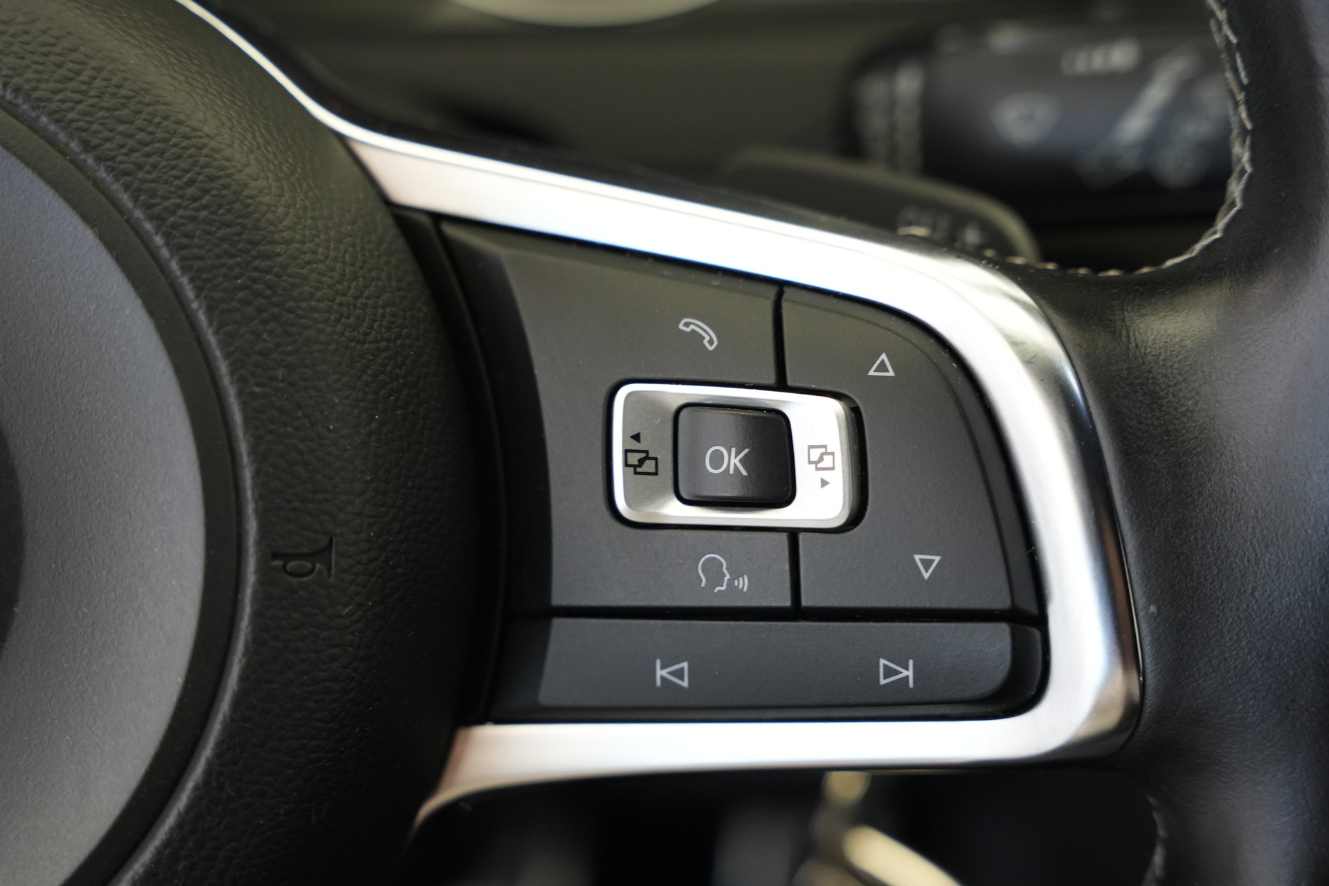 VW Golf 2.0 TDI GTD DSG *CH-Fahrzeug*-image-17