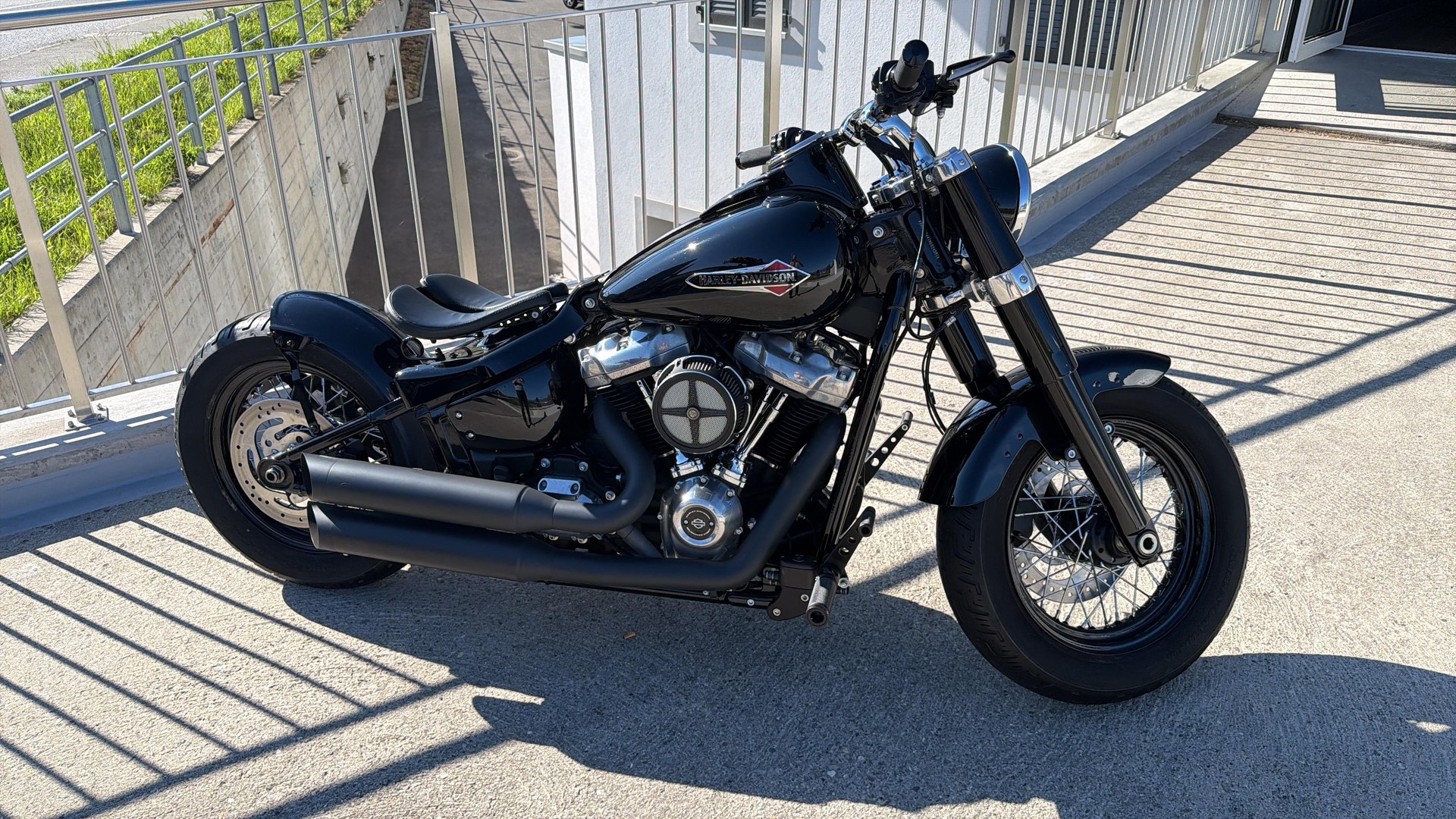 HARLEY-DAVIDSON FLSL Softail Slim 107-image-1