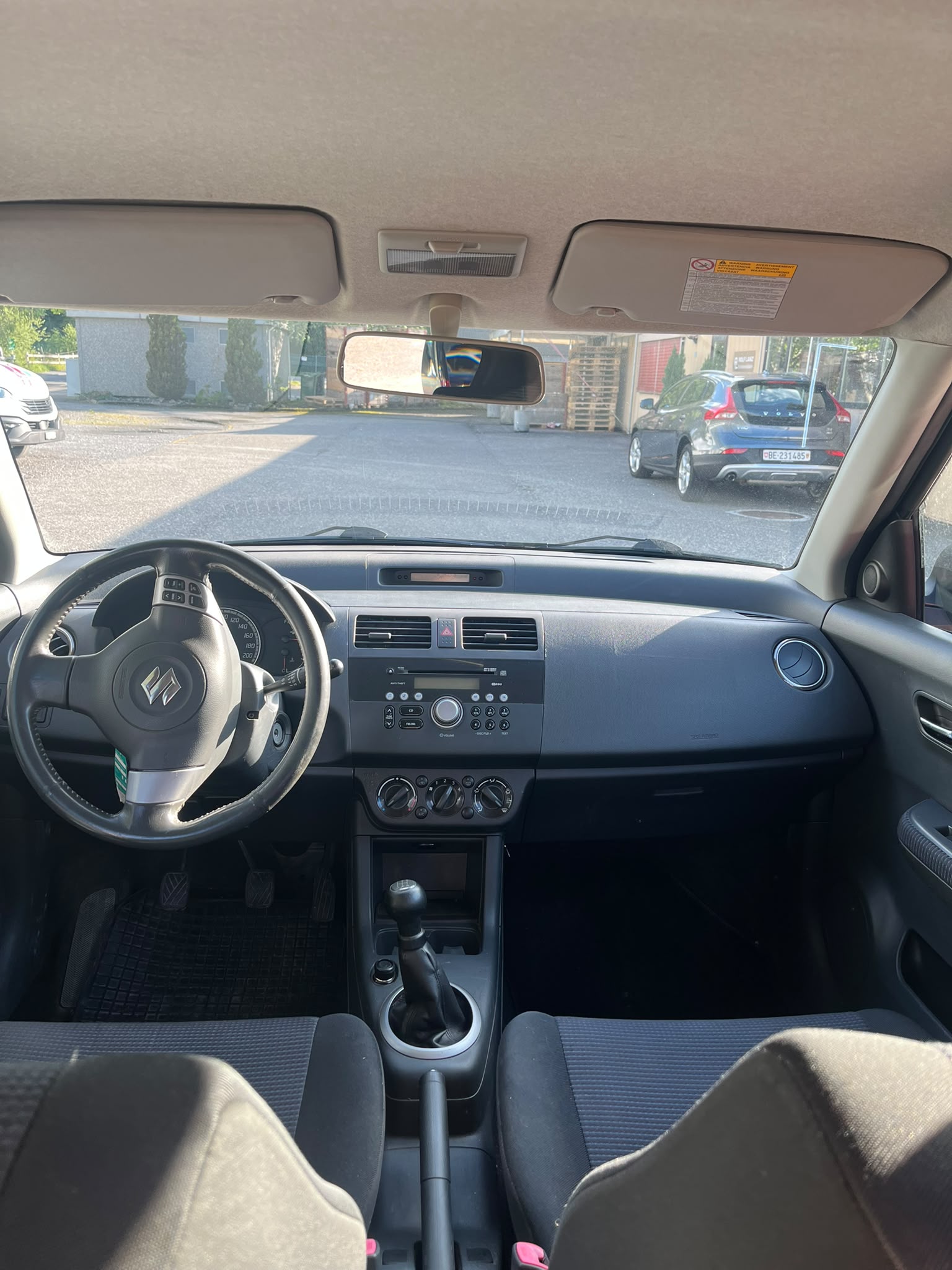 SUZUKI Swift 1.3i 16V GL 4x4-image-4