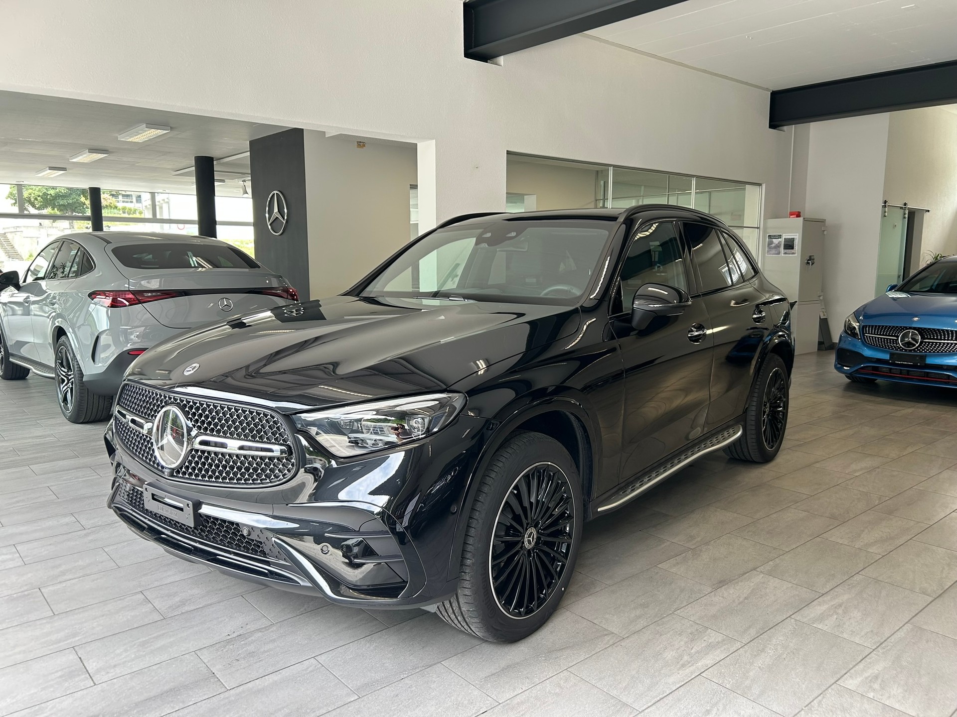 MERCEDES-BENZ GLC 400 e 4Matic EQ Star 9G-Tronic-showroom-element-1
