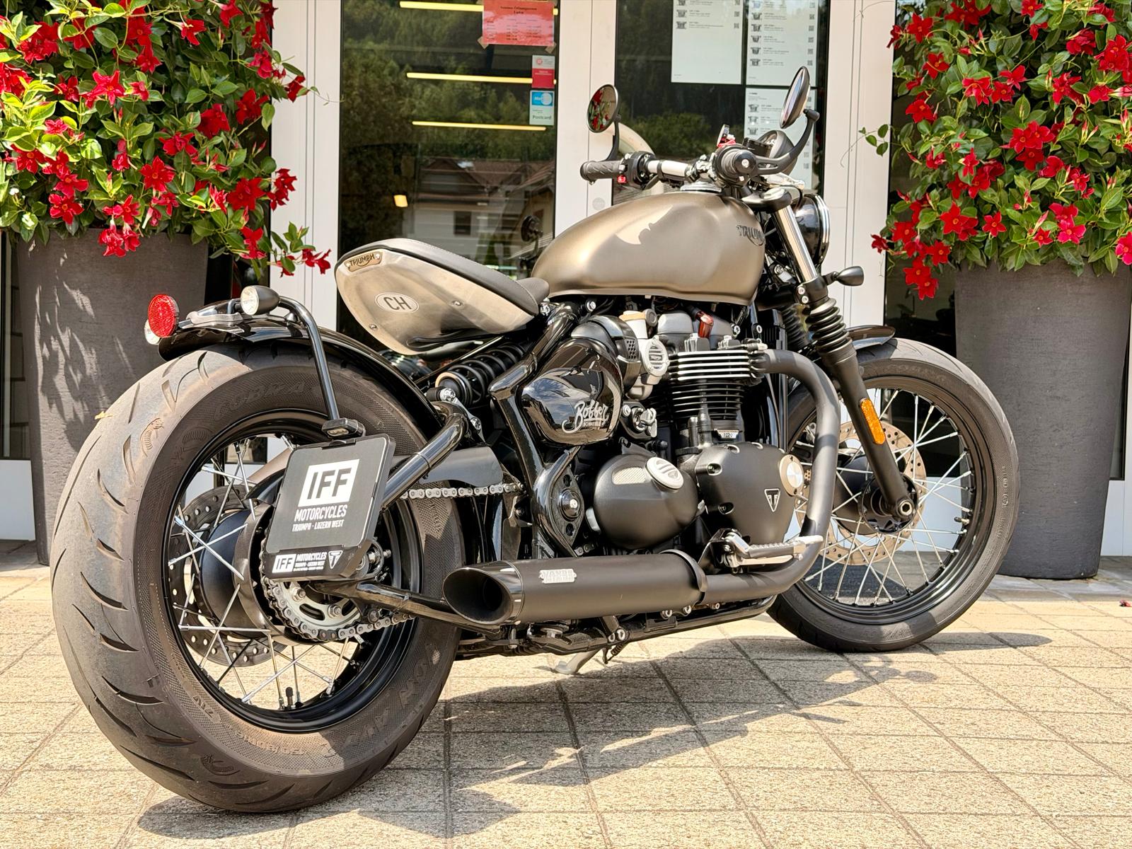 TRIUMPH Bonneville 1200 Bobber ABS-image-0