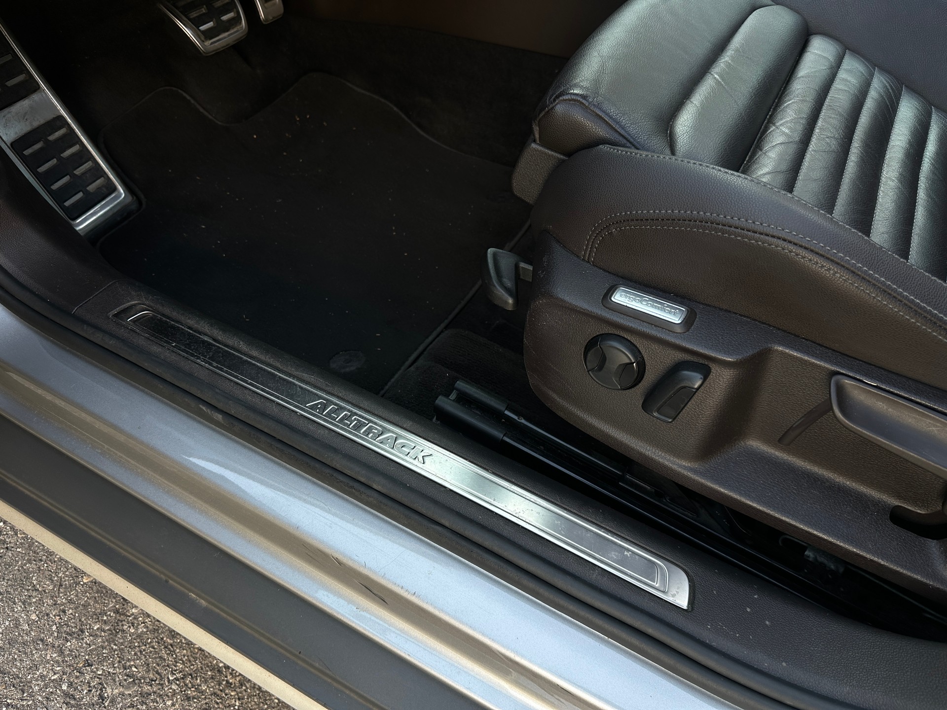 VW Passat Alltrack 2.0 TDI BMT 4Motion DSG-image-22