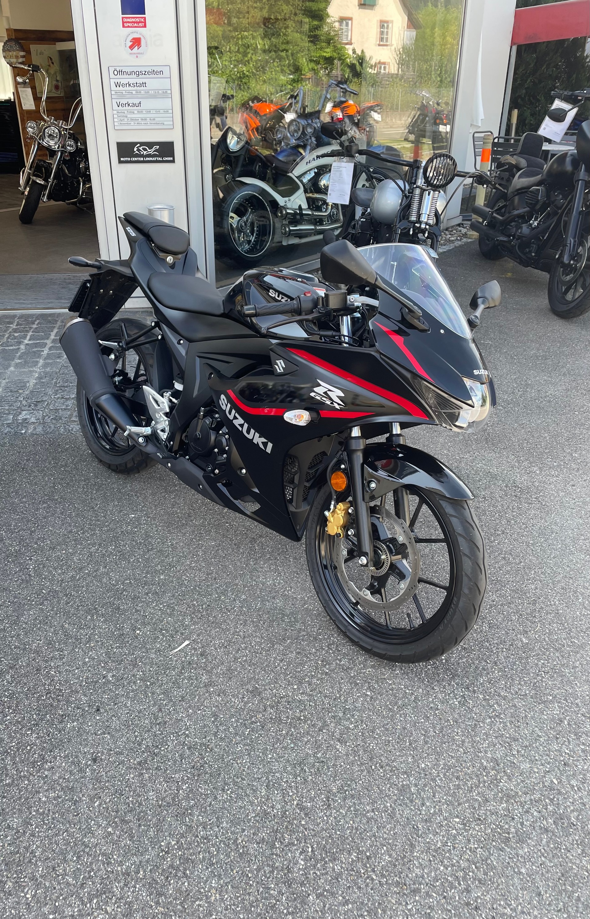 SUZUKI GSX-R 125-image-3