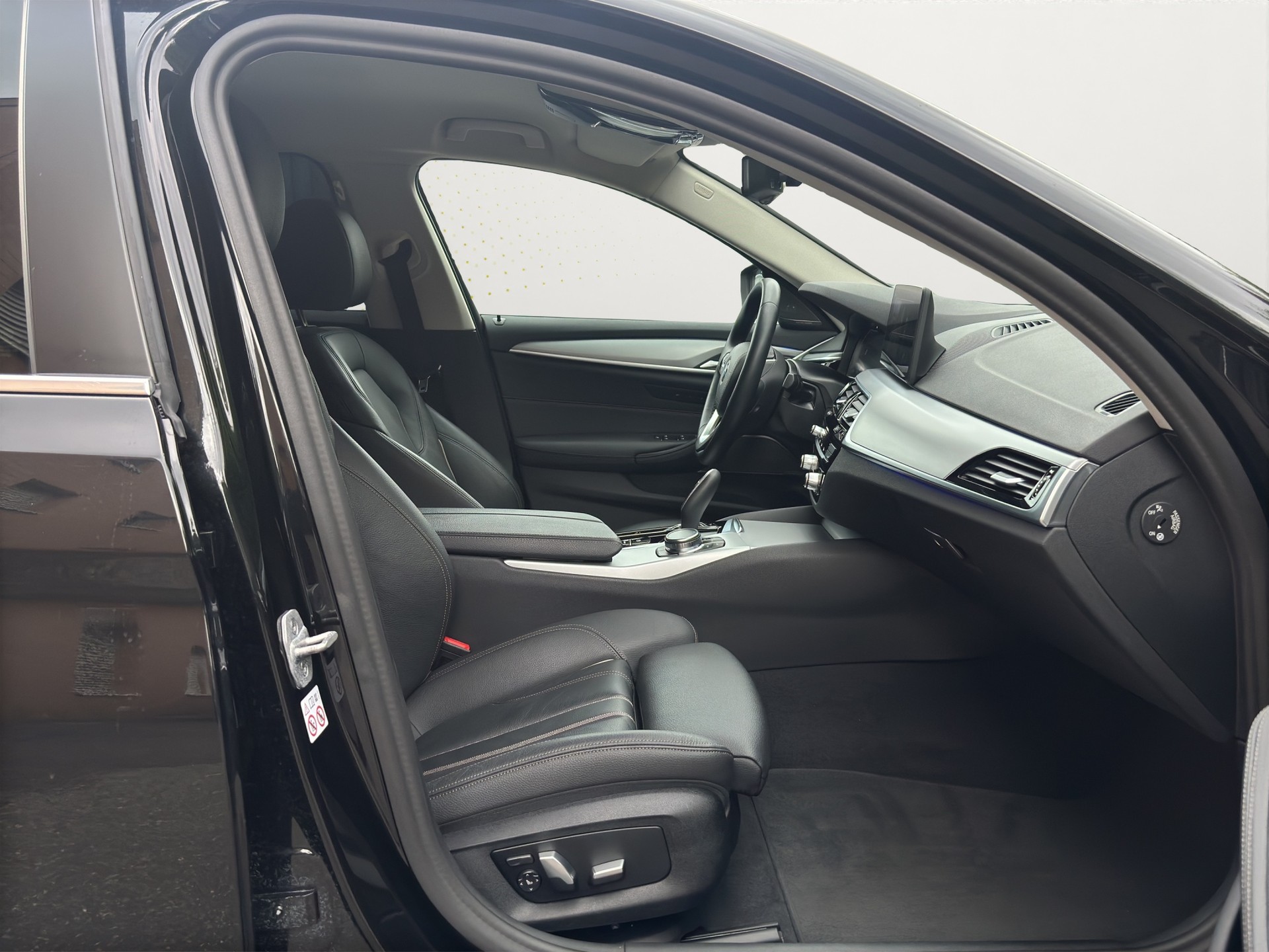 BMW 530d xDrive 48V Touring (CH)-image-12
