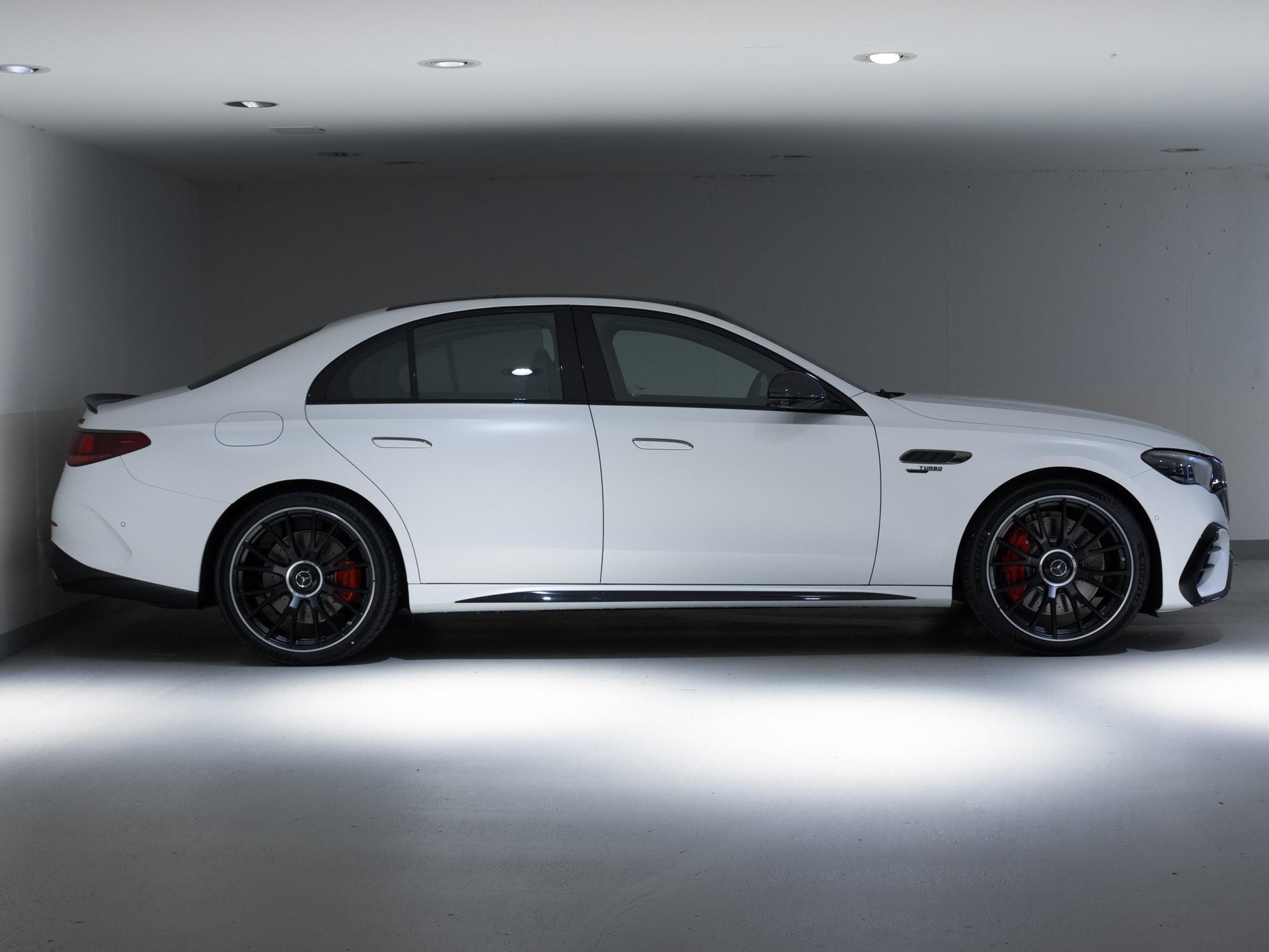 MERCEDES-BENZ E 53 AMG Hybrid 4MATIC+-image-1