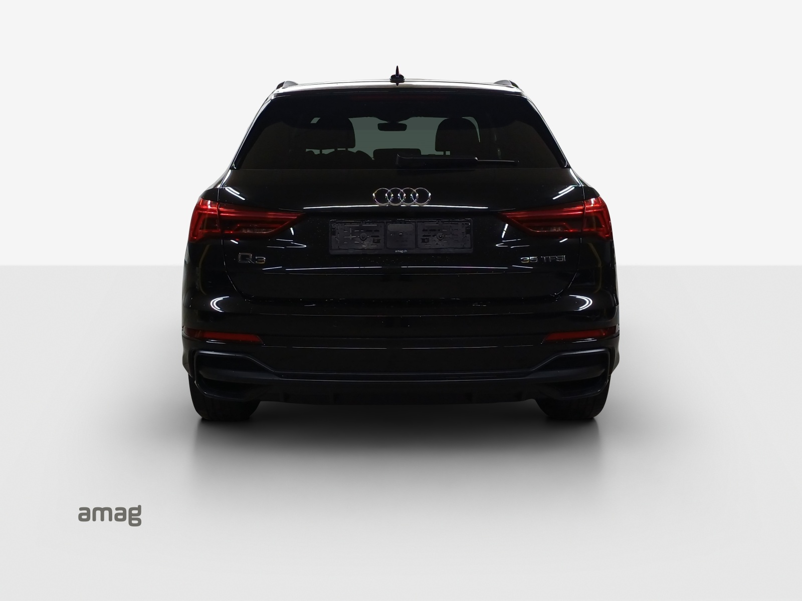 AUDI Q3 35 TFSI S line S-tronic-showroom-element-3