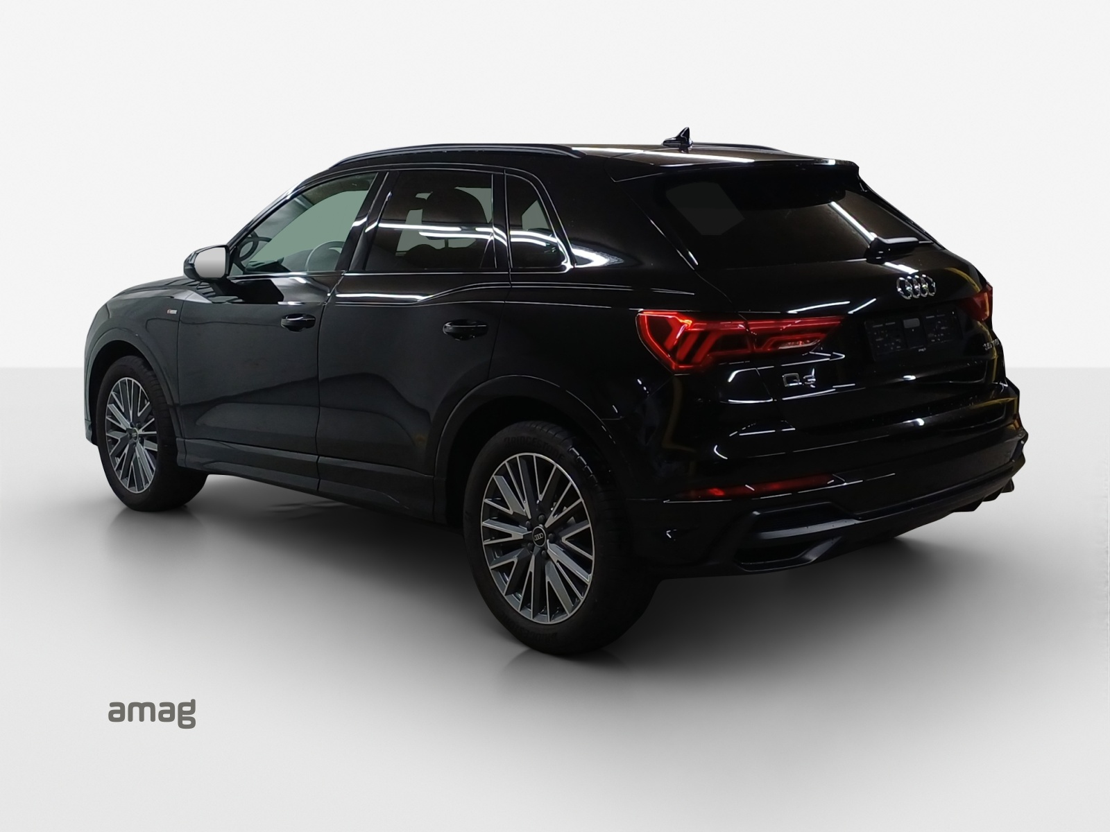 AUDI Q3 35 TFSI S line S-tronic-showroom-element-2