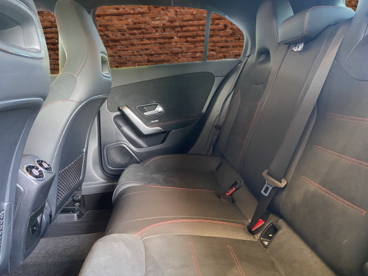 MERCEDES-BENZ A 180 Night Star AMG Line-image-13