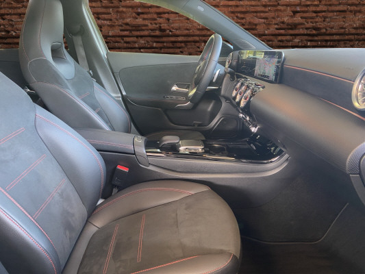 MERCEDES-BENZ A 180 Night Star AMG Line-image-11