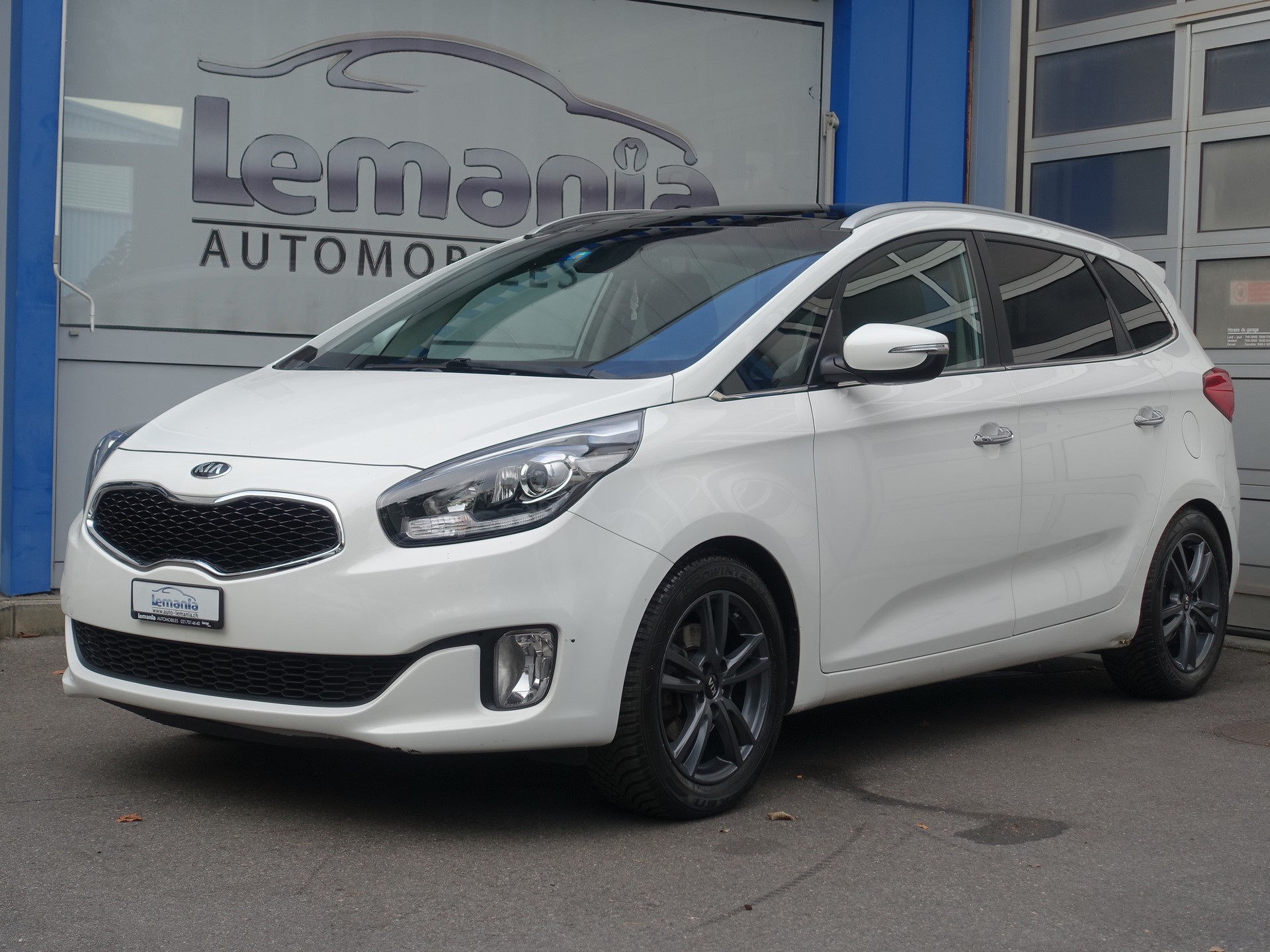 KIA Carens 1.7 CRDi Style DCT-showroom-element-1