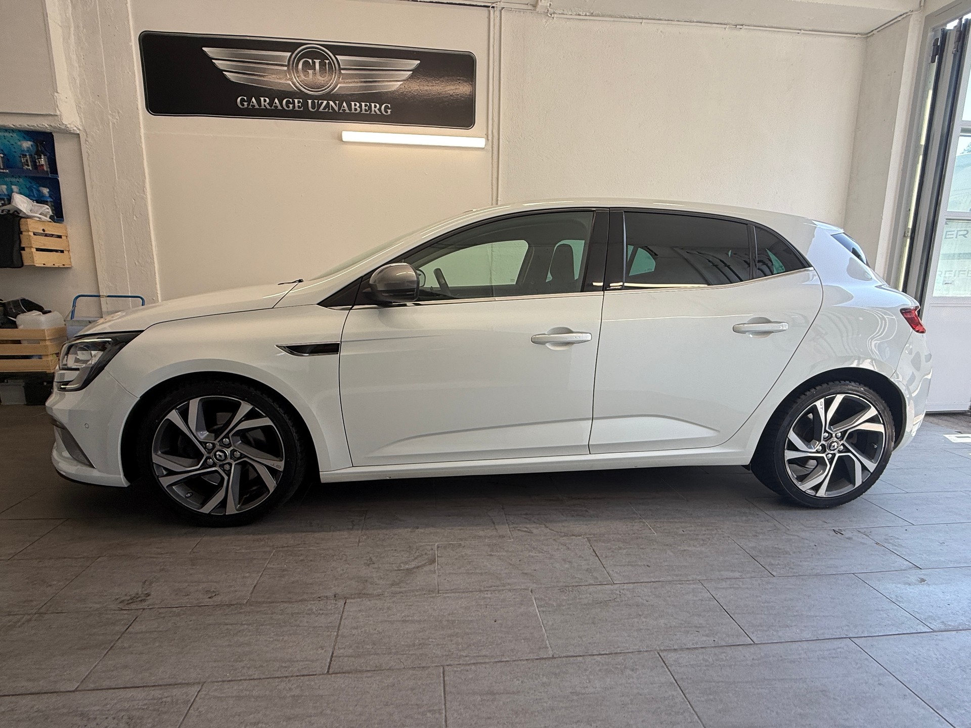 RENAULT Mégane 1.6 16V Turbo GT EDC Ab 160.- pro Monat-showroom-element-1