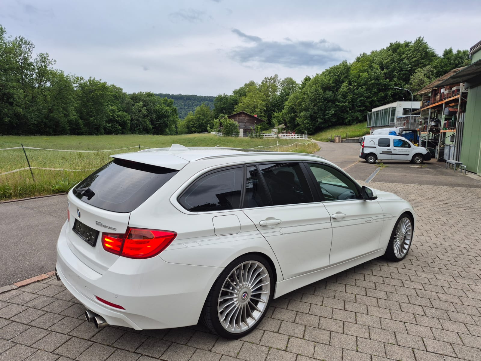 BMW-ALPINA B3 BiTurbo Touring 3.0 xDrive Switch-Tronic-image-3