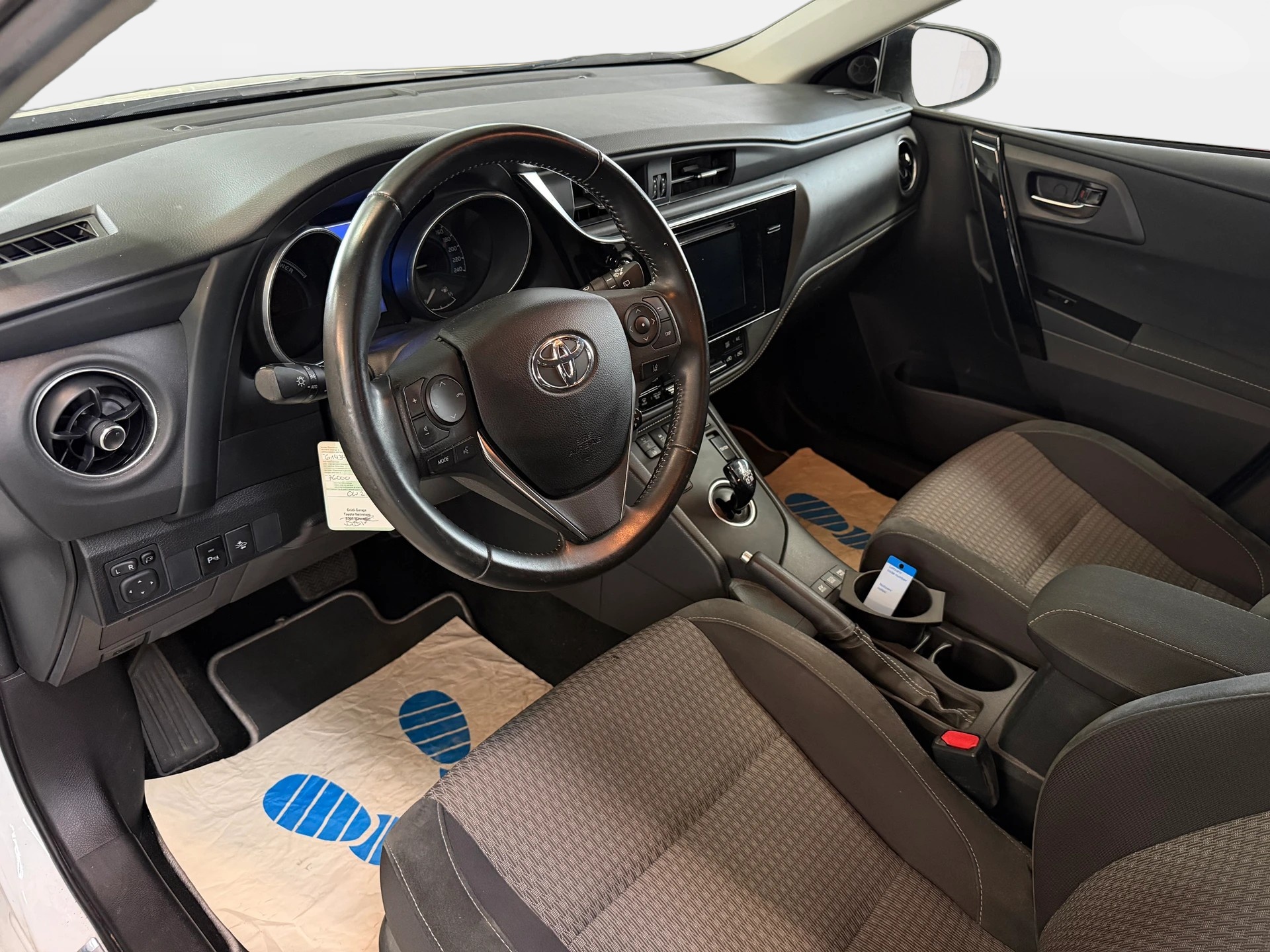 TOYOTA Auris 1.8 HSD Trend e-CVT | CH-Auto | 1-Hand | Frisch MFK | Ab Service-image-7