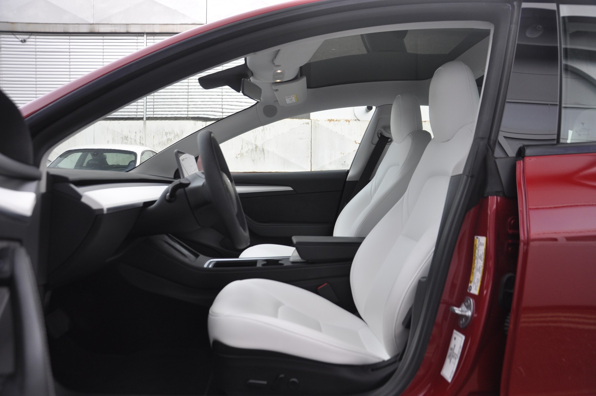 TESLA Model 3 Long Range Dual Motor AWD-image-4