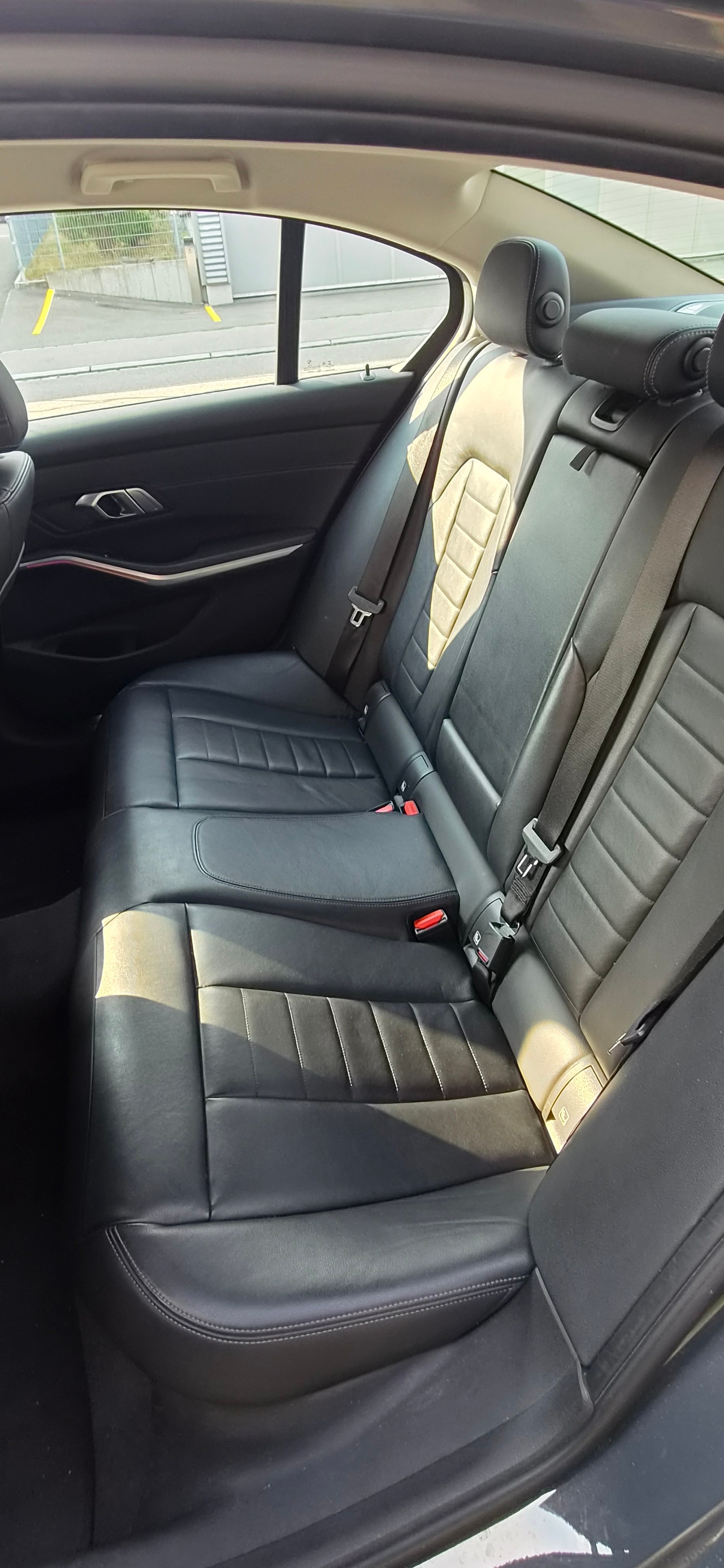 BMW 320d-image-6