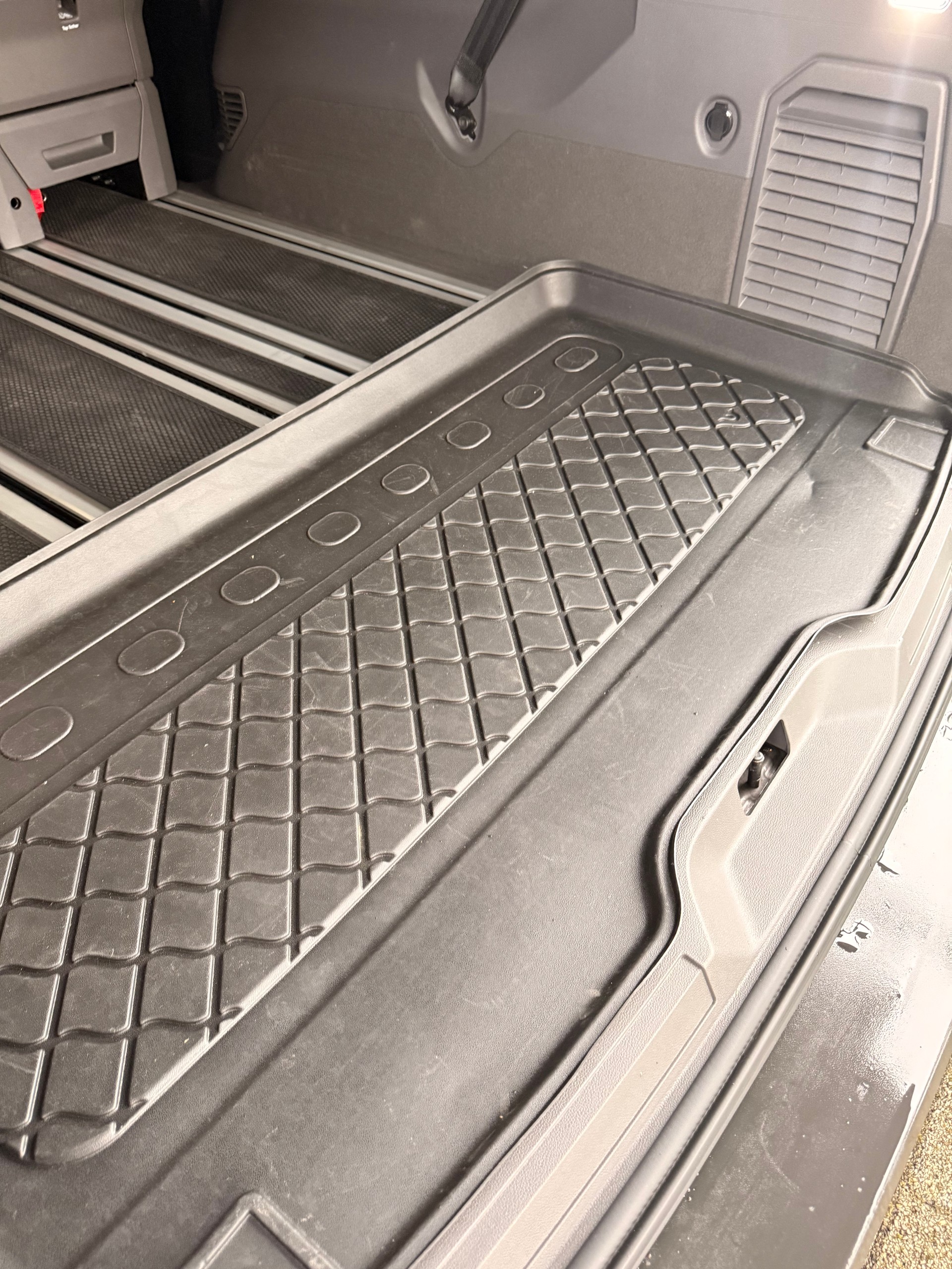 VW VW Multivan 2.0 TDI Liberty DSG Lang *CH-Fahrzeug*-image-16