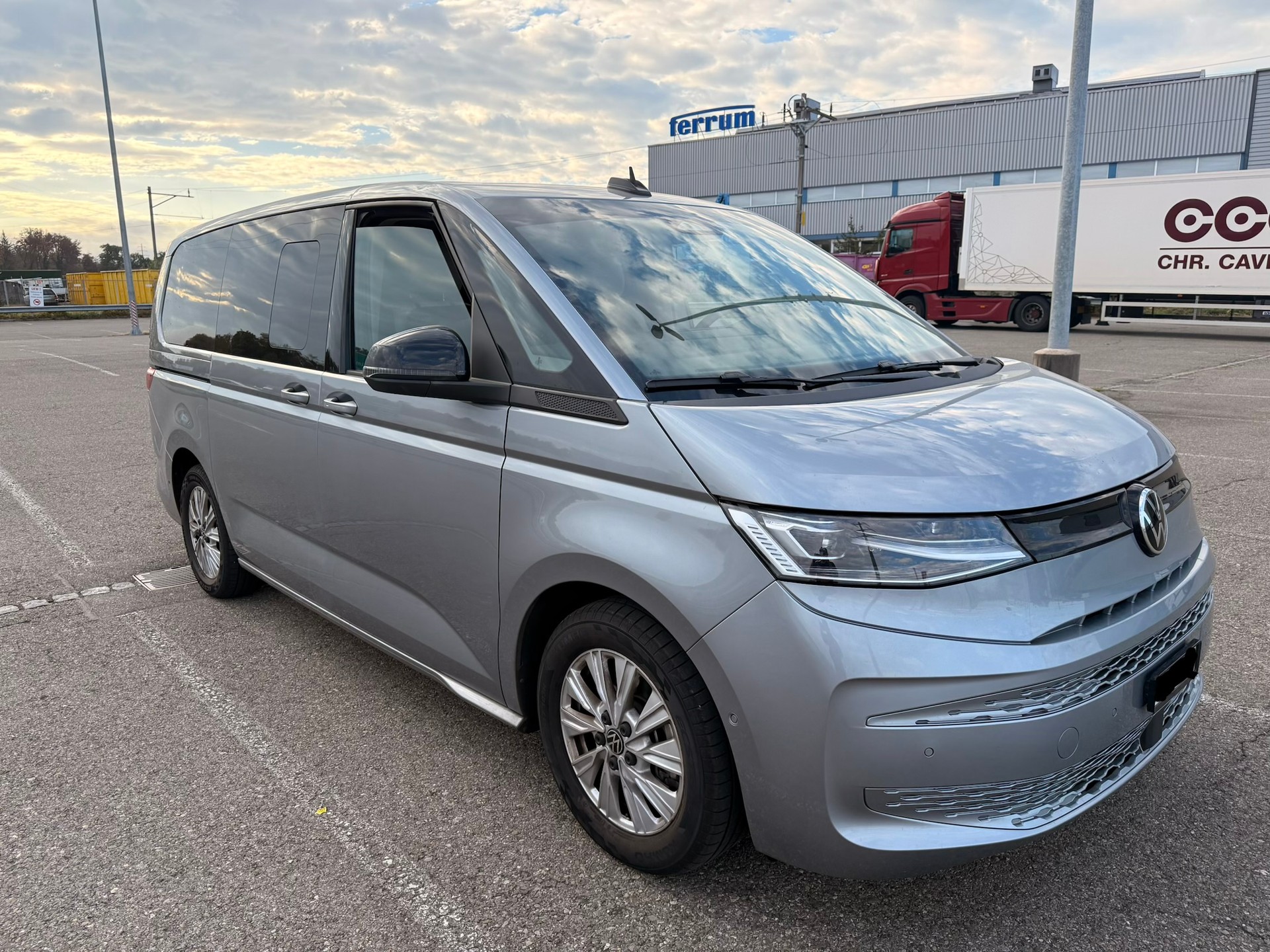 VW VW Multivan 2.0 TDI Liberty DSG Lang *CH-Fahrzeug*-image-5