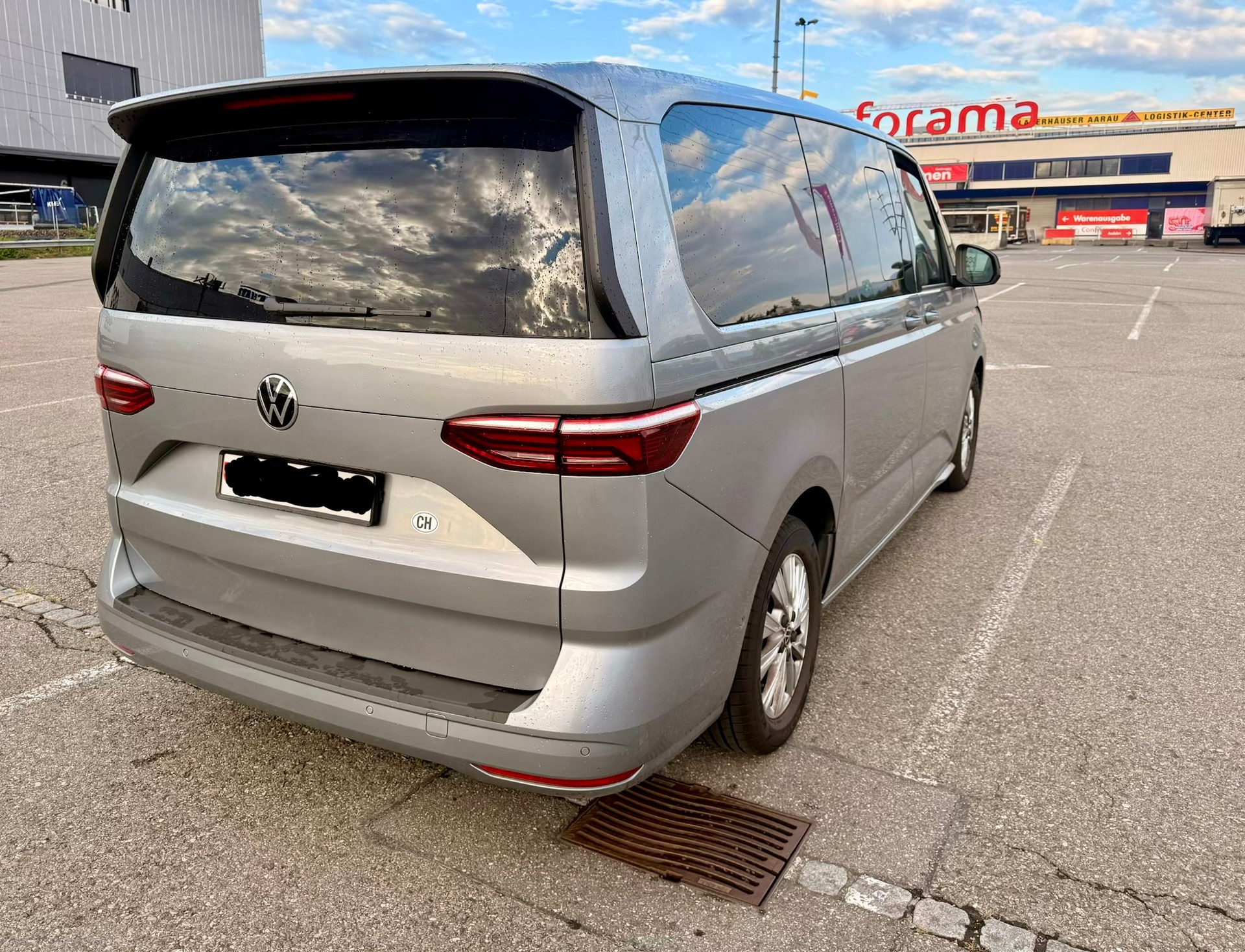 VW VW Multivan 2.0 TDI Liberty DSG Lang *CH-Fahrzeug*-image-6