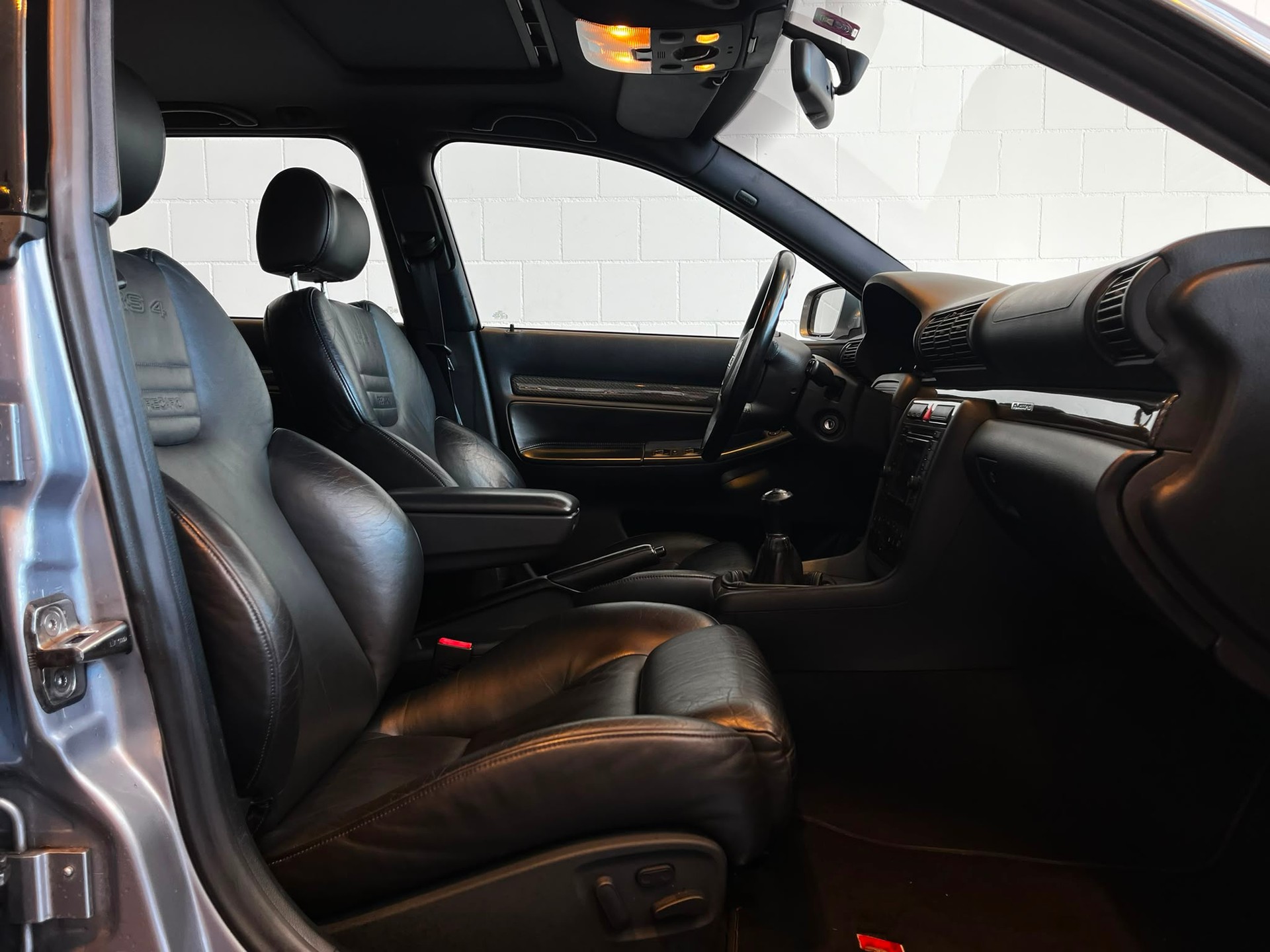 AUDI RS4 Avant quattro-image-13