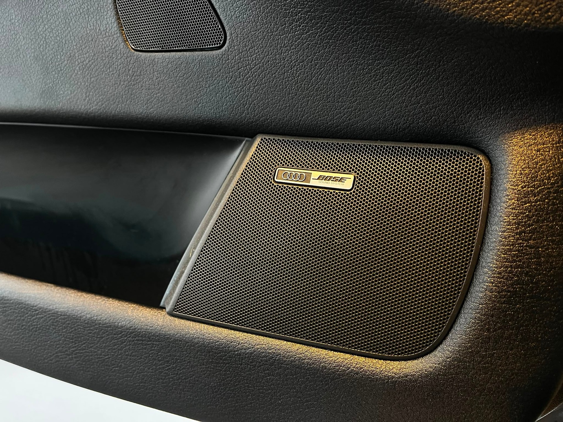 AUDI RS4 Avant quattro-image-22