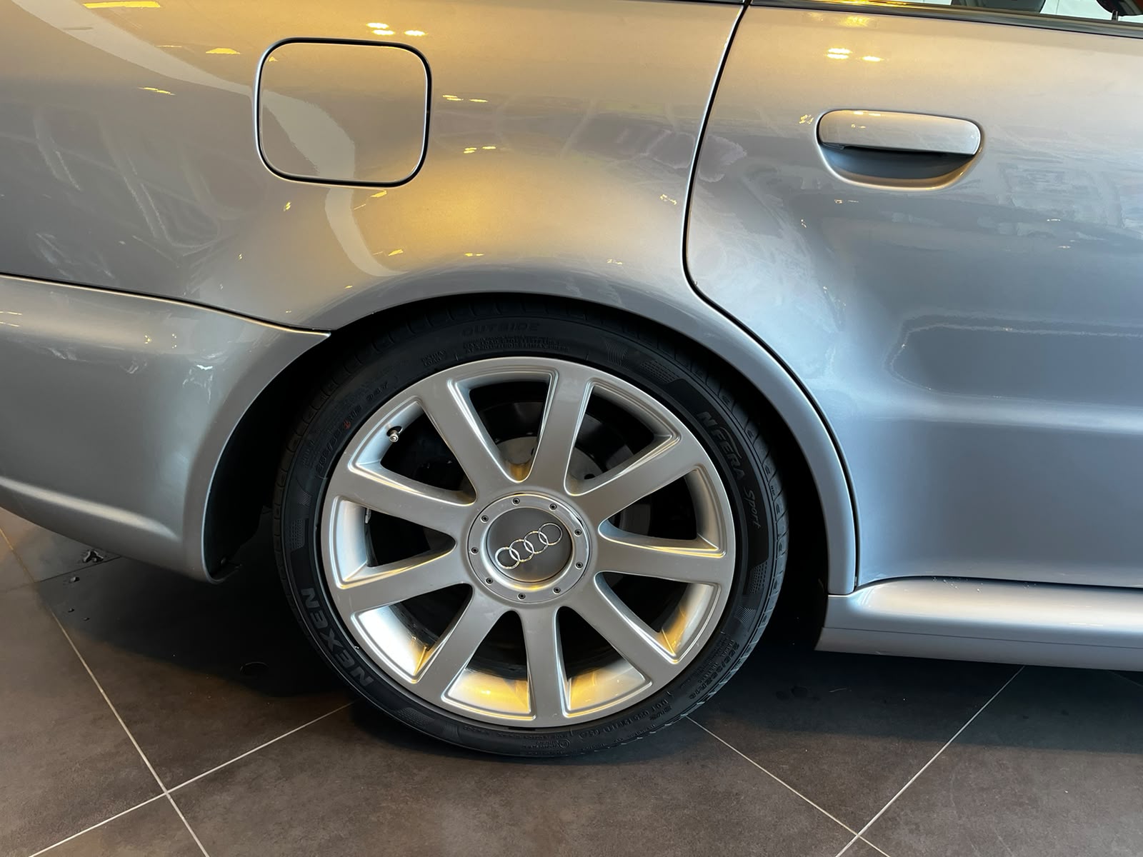 AUDI RS4 Avant quattro-image-5