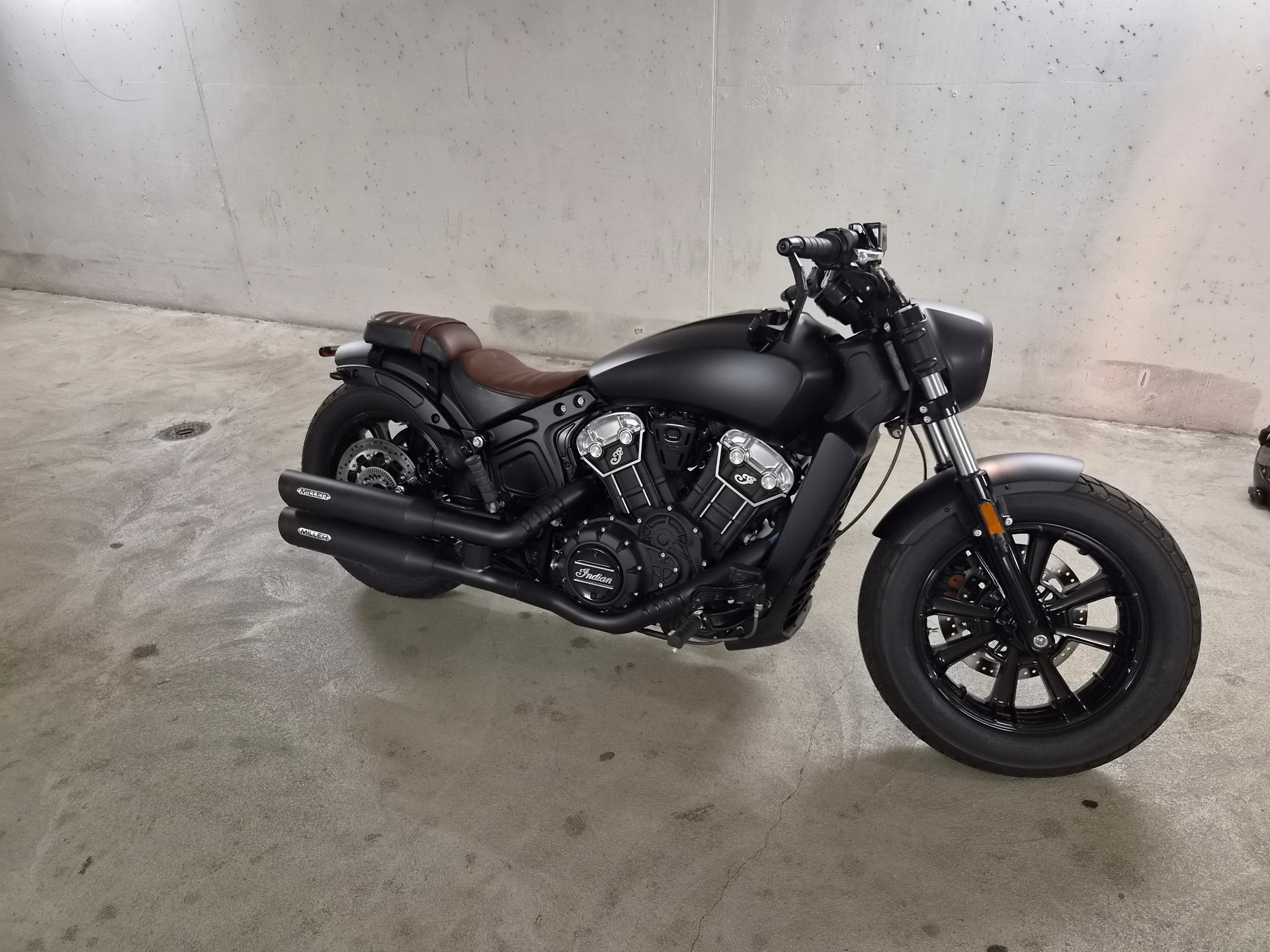 INDIAN Scout Bobber ABS