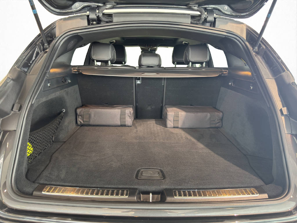 MERCEDES-BENZ EQC 400 AMG Line 4Matic-image-8