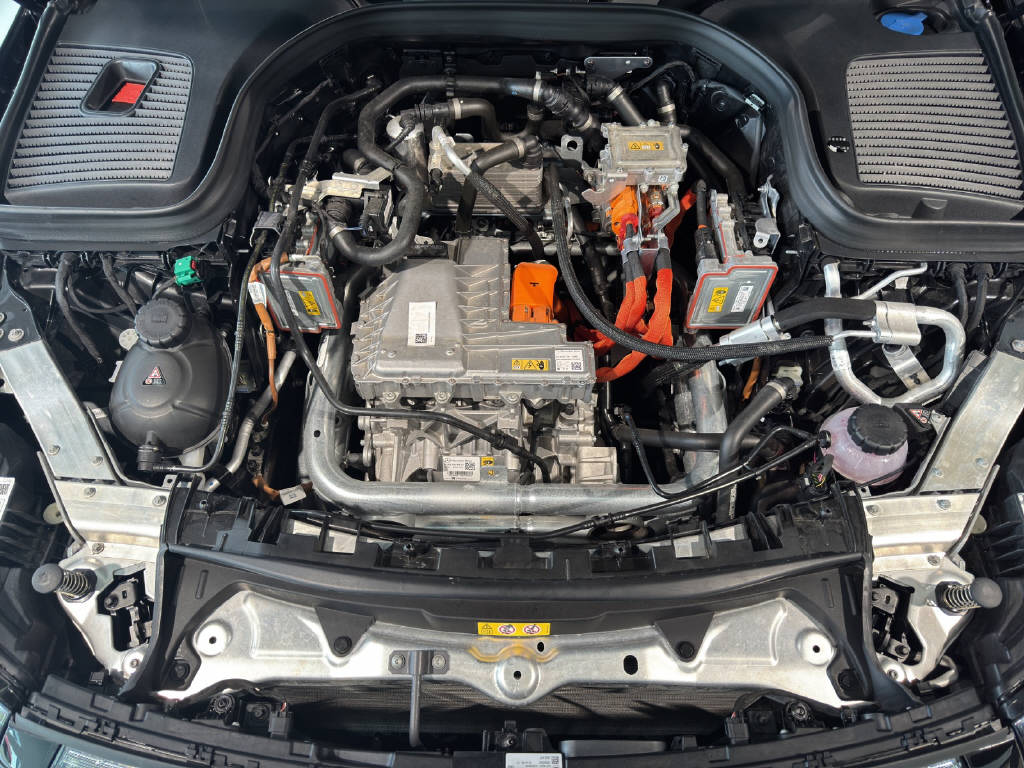 MERCEDES-BENZ EQC 400 AMG Line 4Matic-image-9