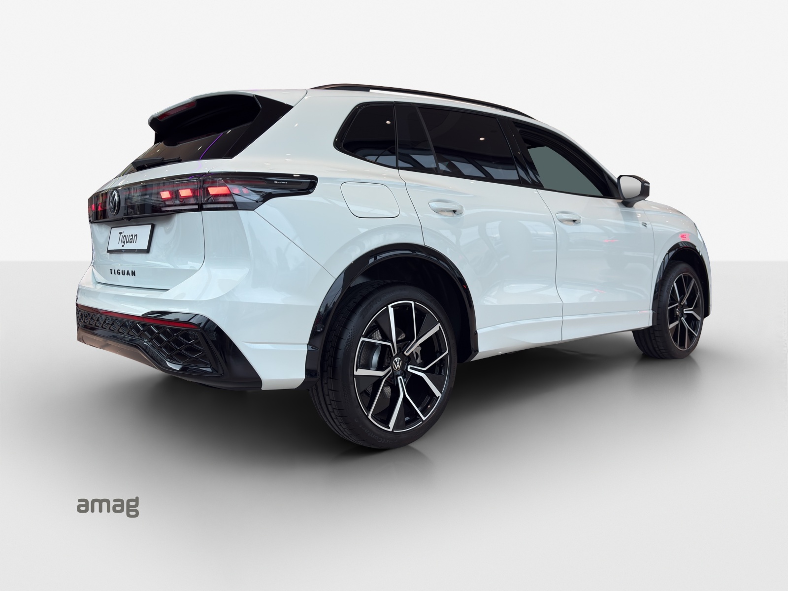 VW Tiguan 2.0 TSI DSG R-Line 4Motion-showroom-element-3
