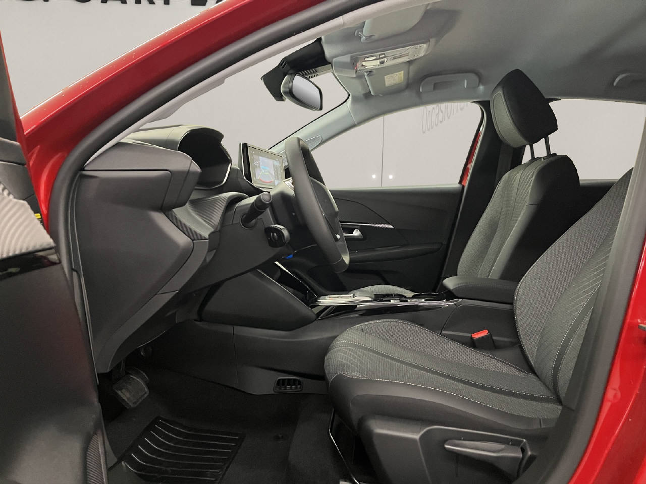 PEUGEOT 208 1.2 Hybrid Allure-image-6