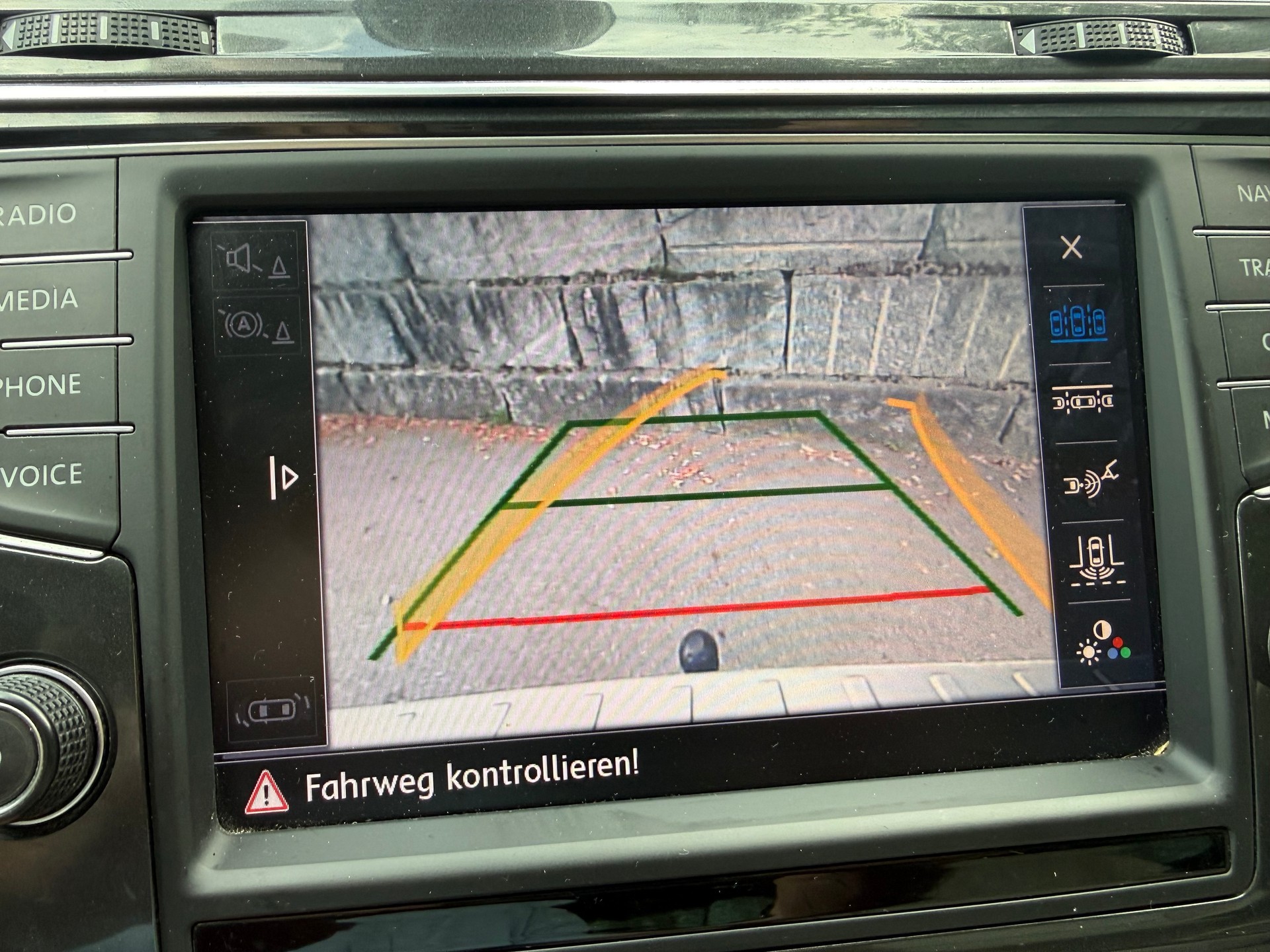 VW Tiguan 2.0 TDI SCR Highline 4Motion DSG-image-10