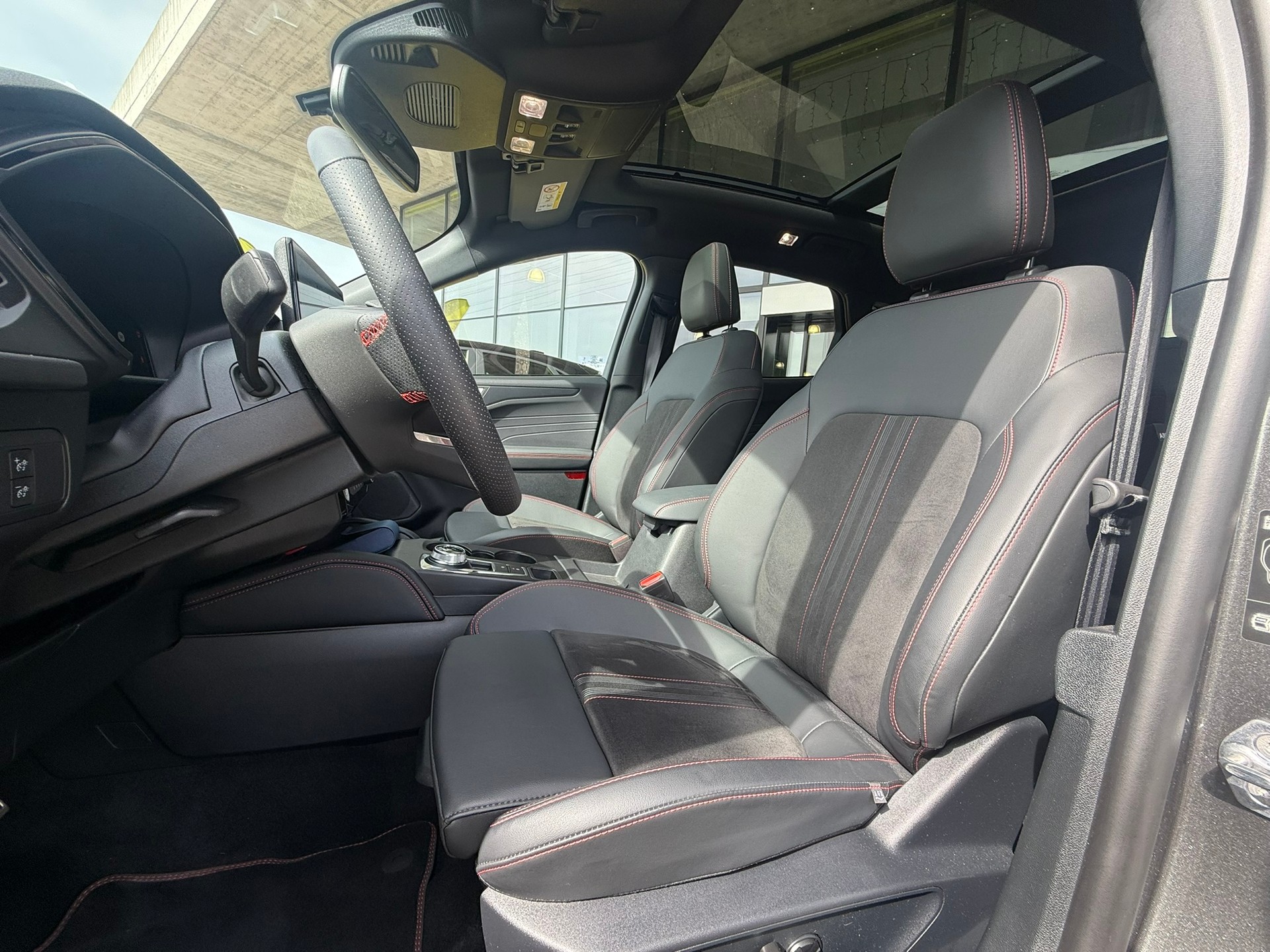 FORD Kuga 2.5 FHEV ST-Line X 4WD-image-6
